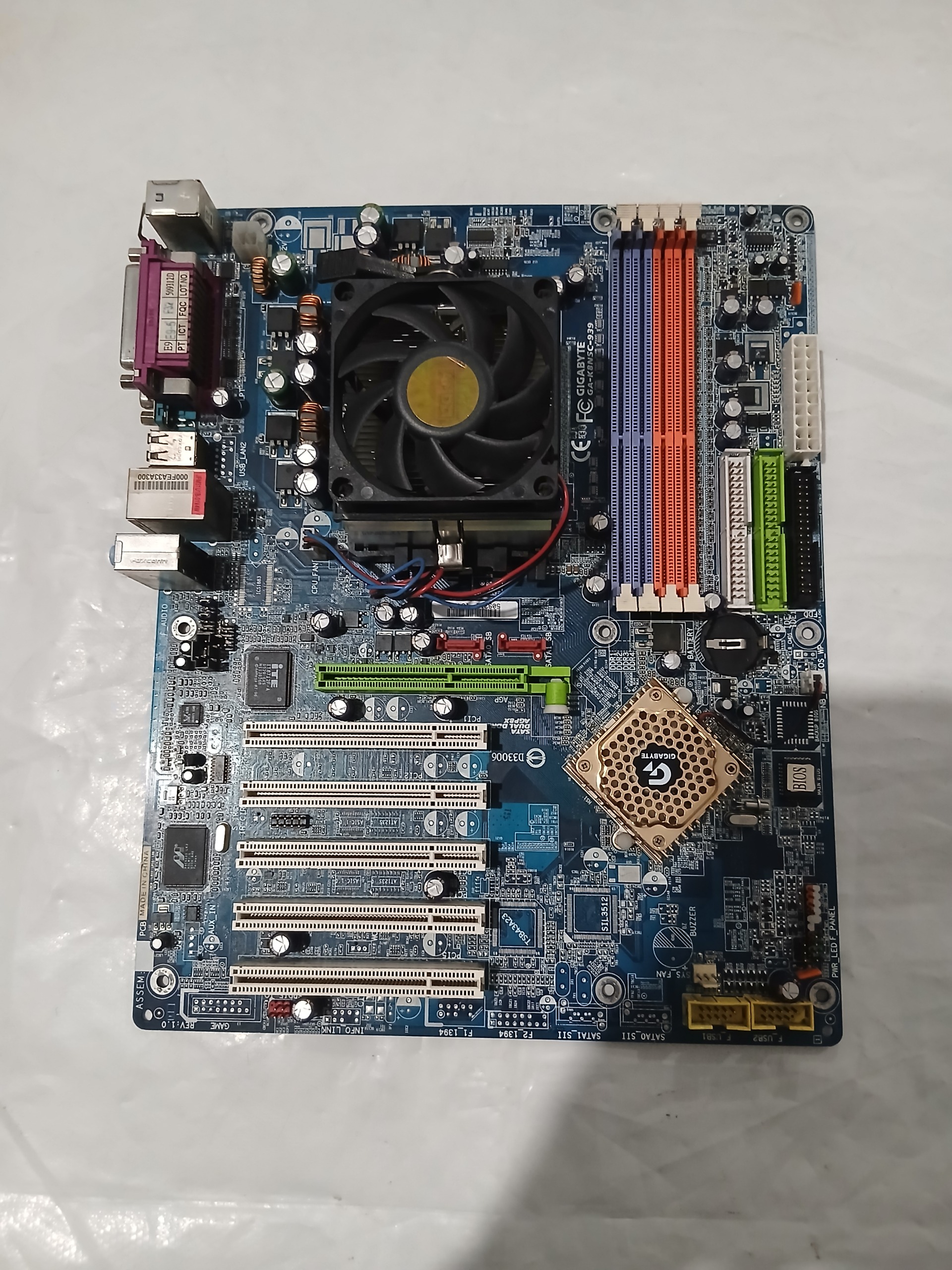 مادربرد کلکسیونی DDR1 AMD با cpu و فن سالم
