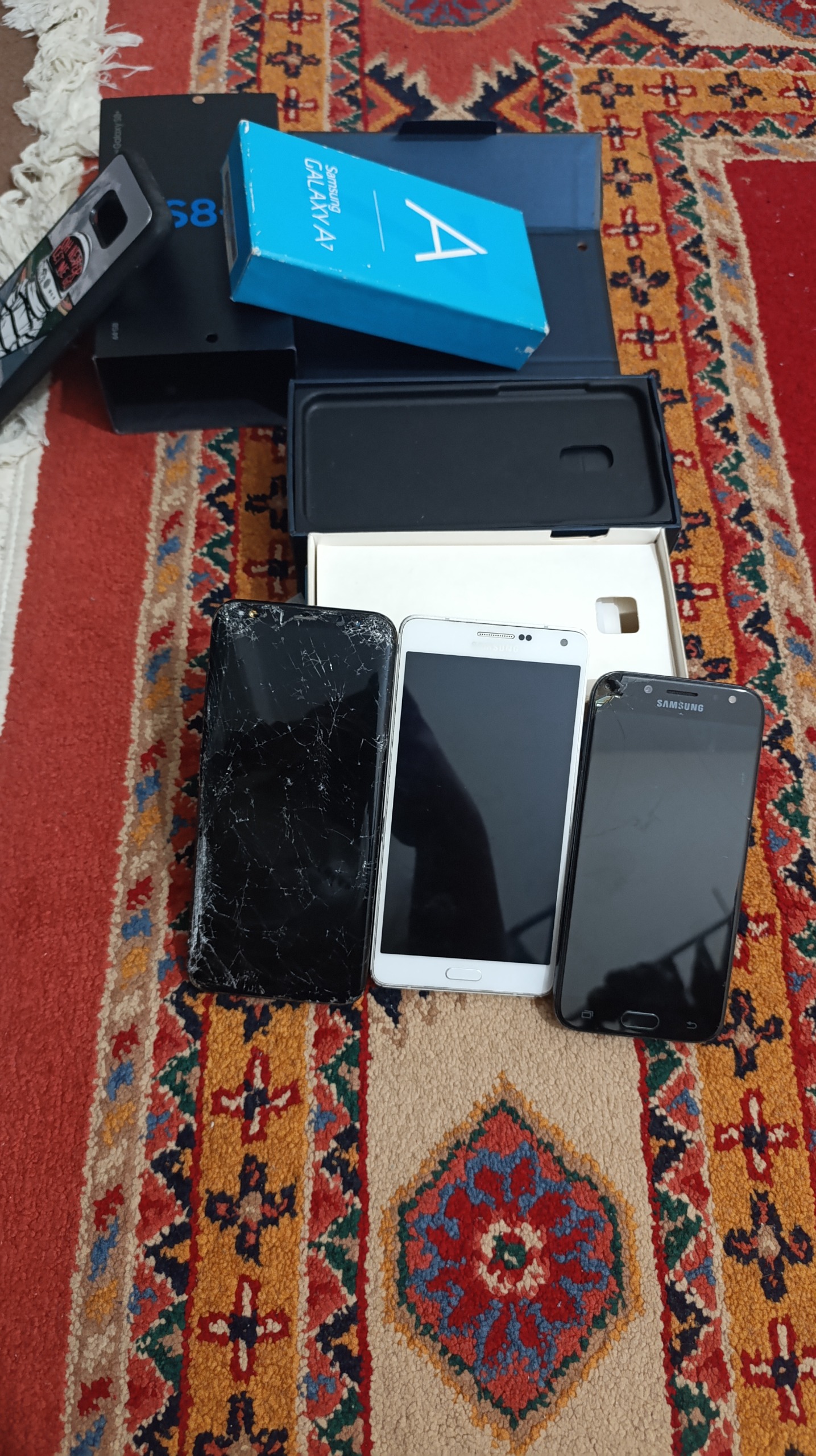 سامسونگ A7 , s8 , j5 و یک عدد اسپیکر