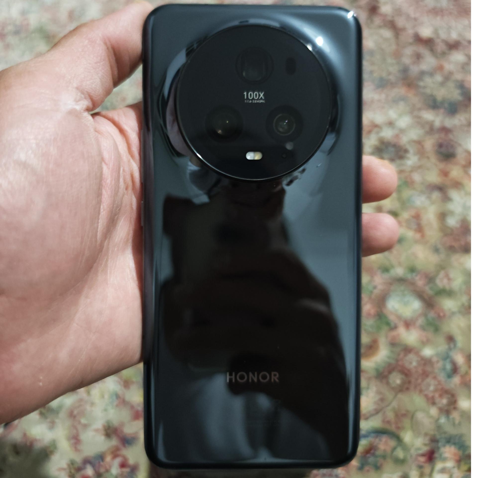 Honor magic5 pro یک گوشی پرچمدار به قیمت میانرده