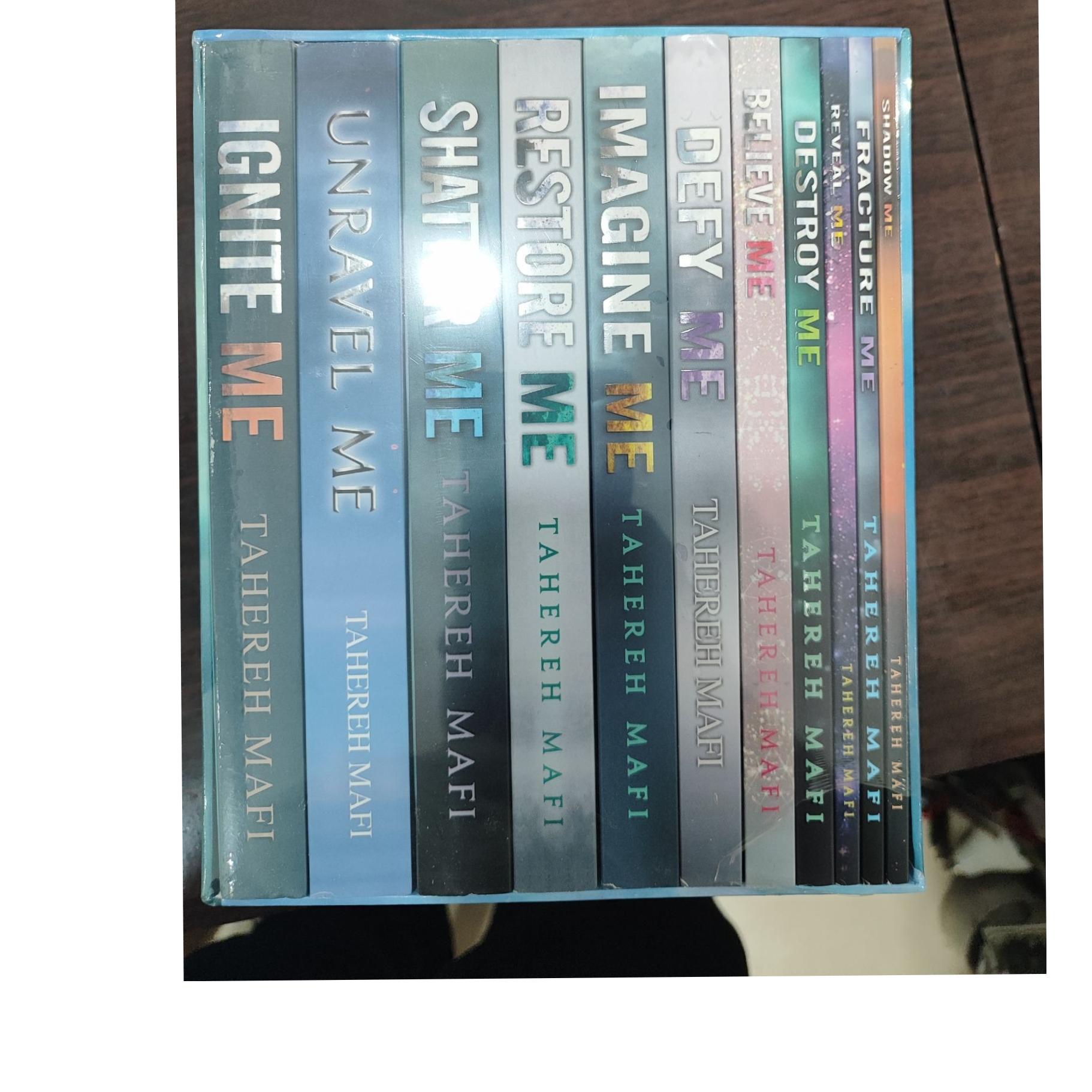 پک کامل shatter me همراه با جعبه