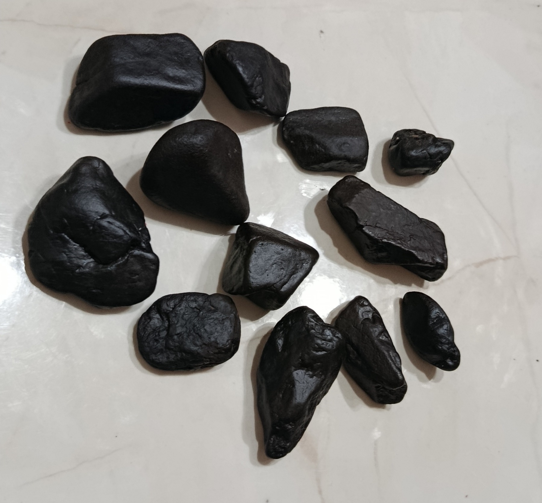 یک کیلو راف سیاه ذغالی اونیکس و شبق معدنی