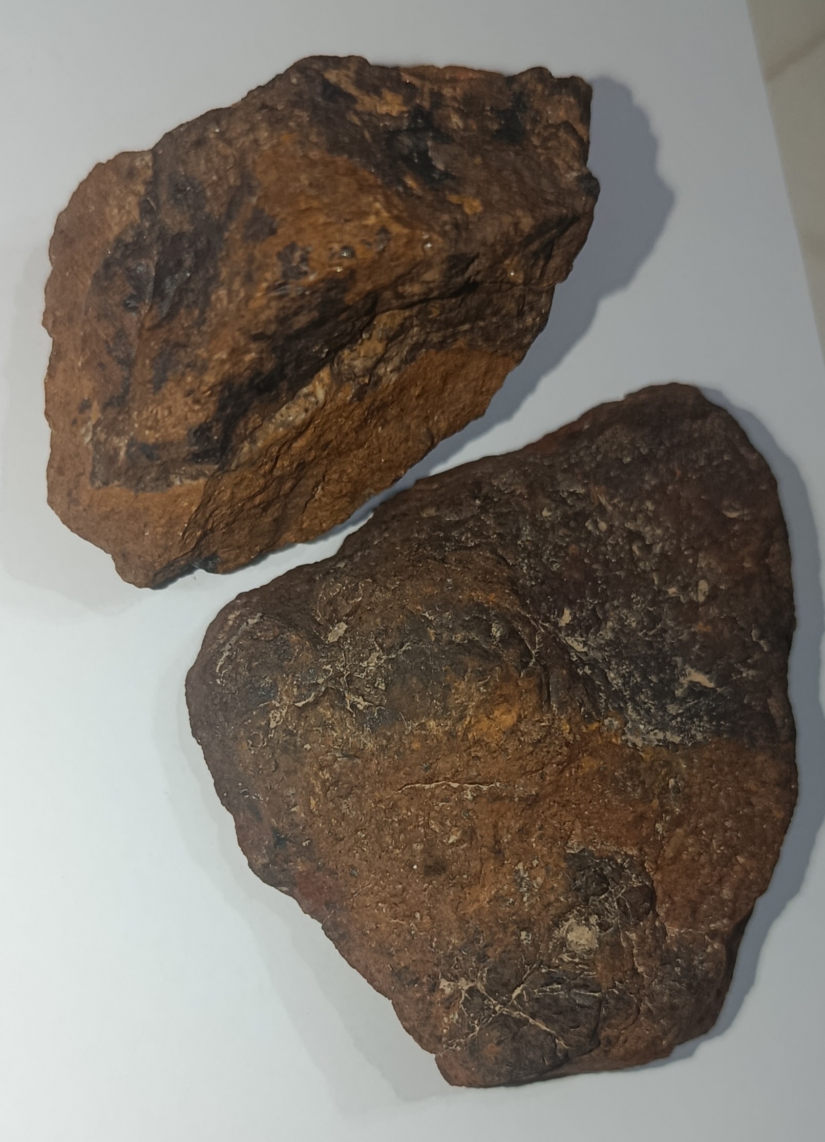 2 عدد حدید خاک سرخ طبیعی