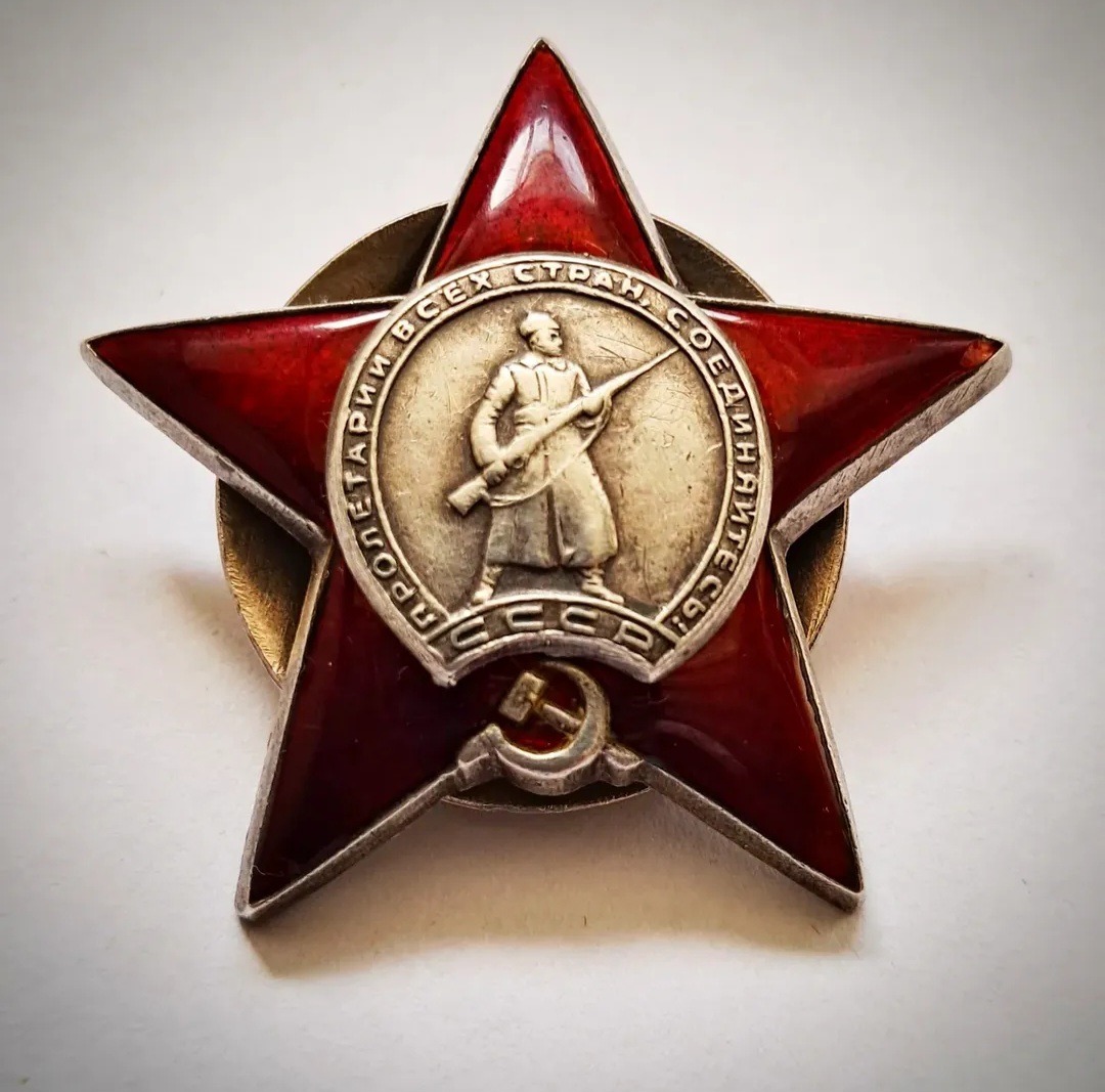 مدال نقره ستاره سرخ شوروی روسیه با مهره پشت