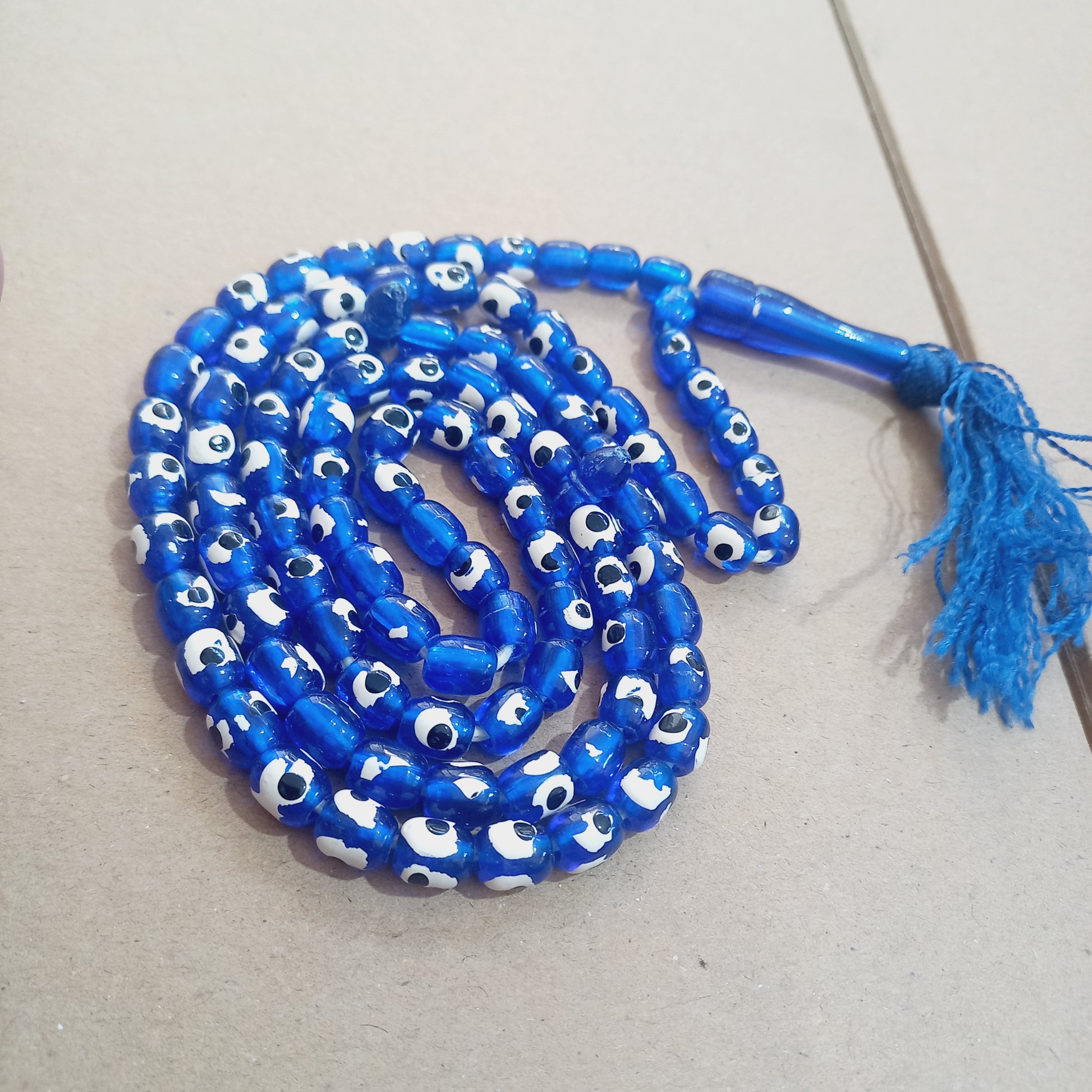 تسبیح آبی طرح چشم نظر زیبا