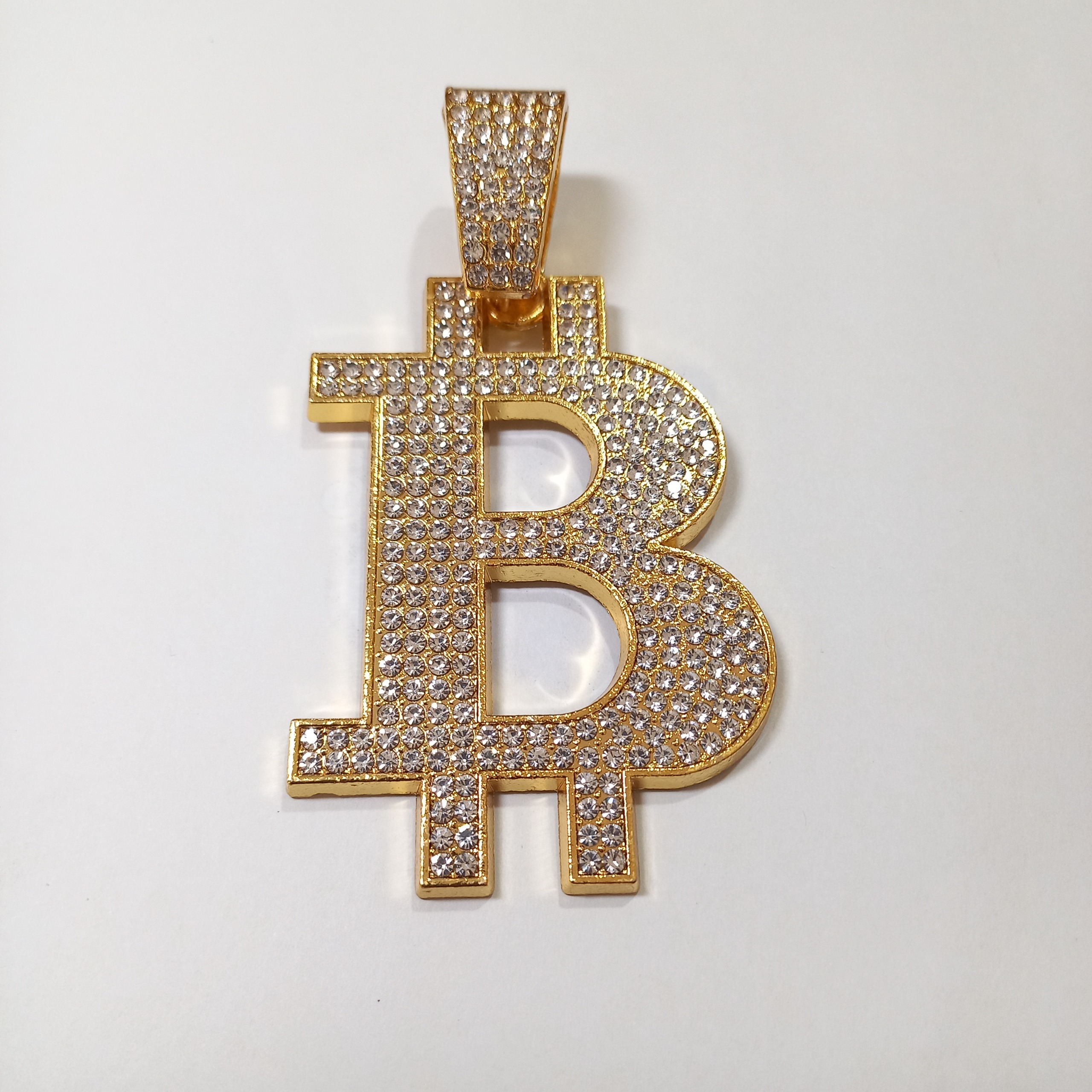 گردن آویز استیل بزرگ بیتکوین طلایی نگین دار