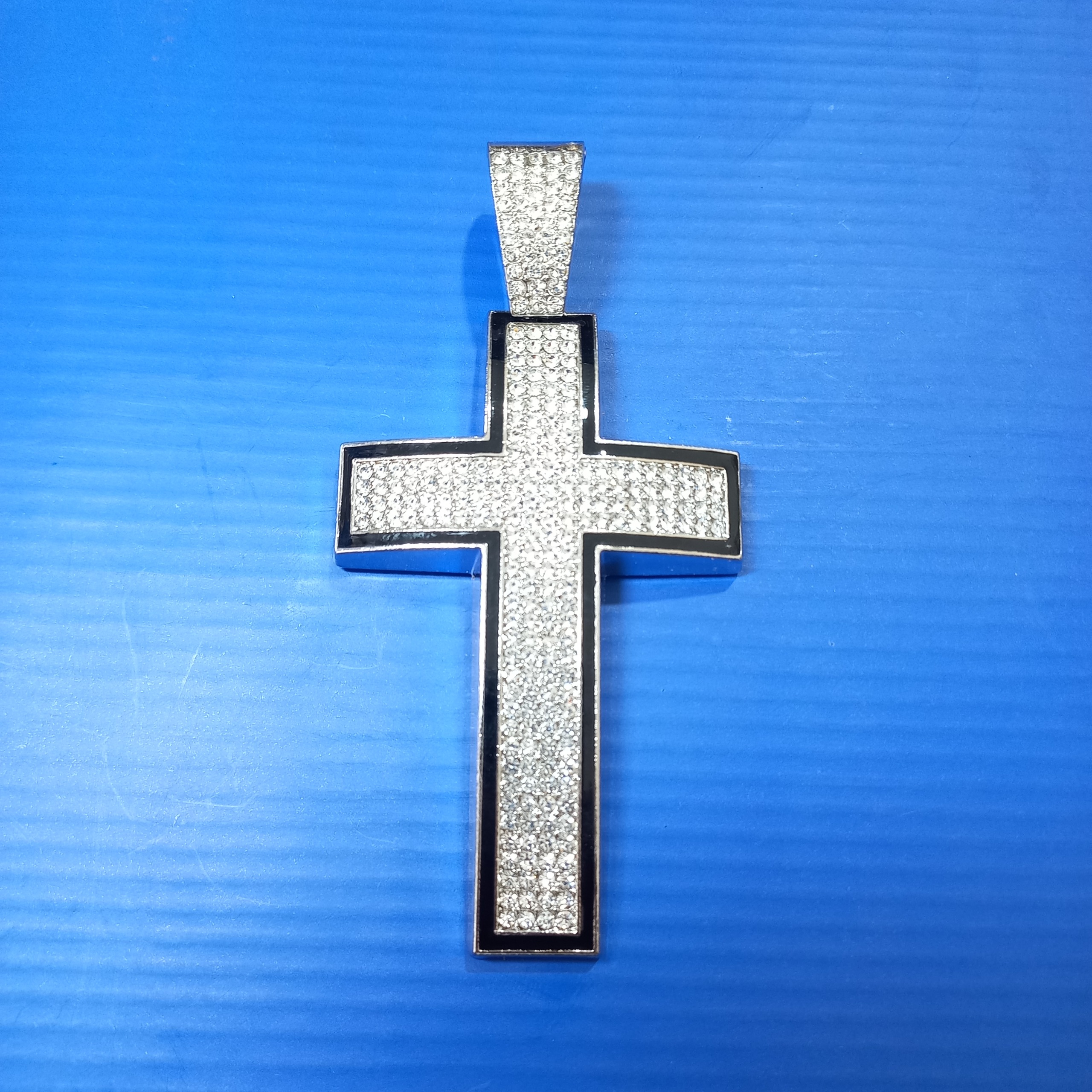 گردن آویز استیل بزرگ صلیب نگین دار