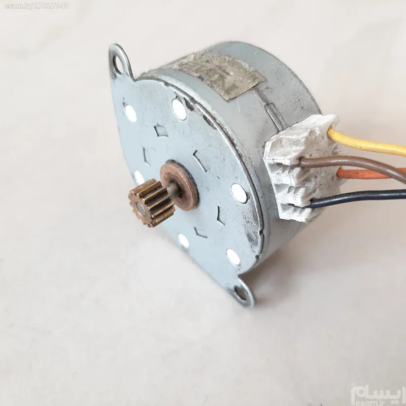 (کد 1055) استپ موتور 2 فاز 15 درجه ساخت ژاپن