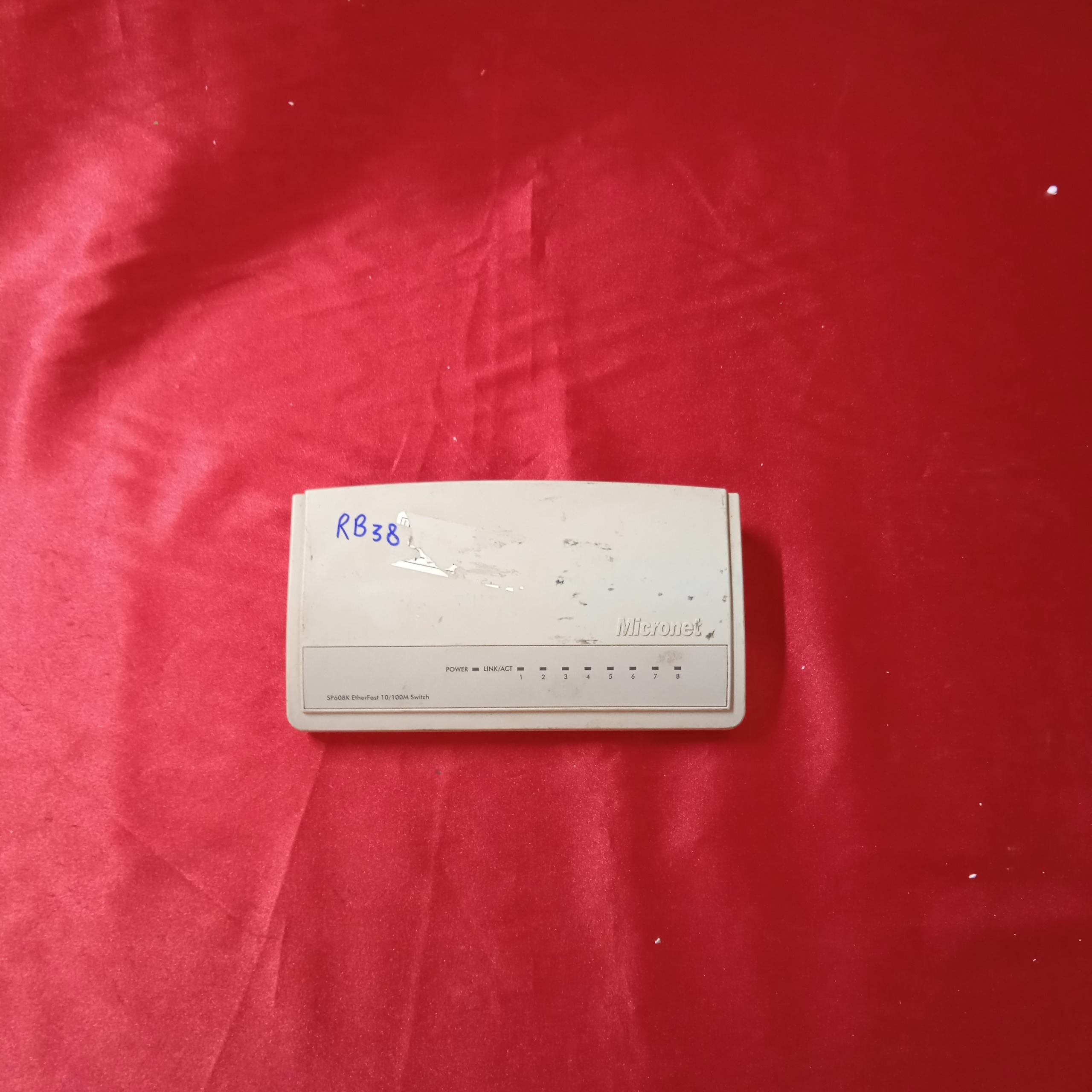 سویچ شبکه Micronet RB38