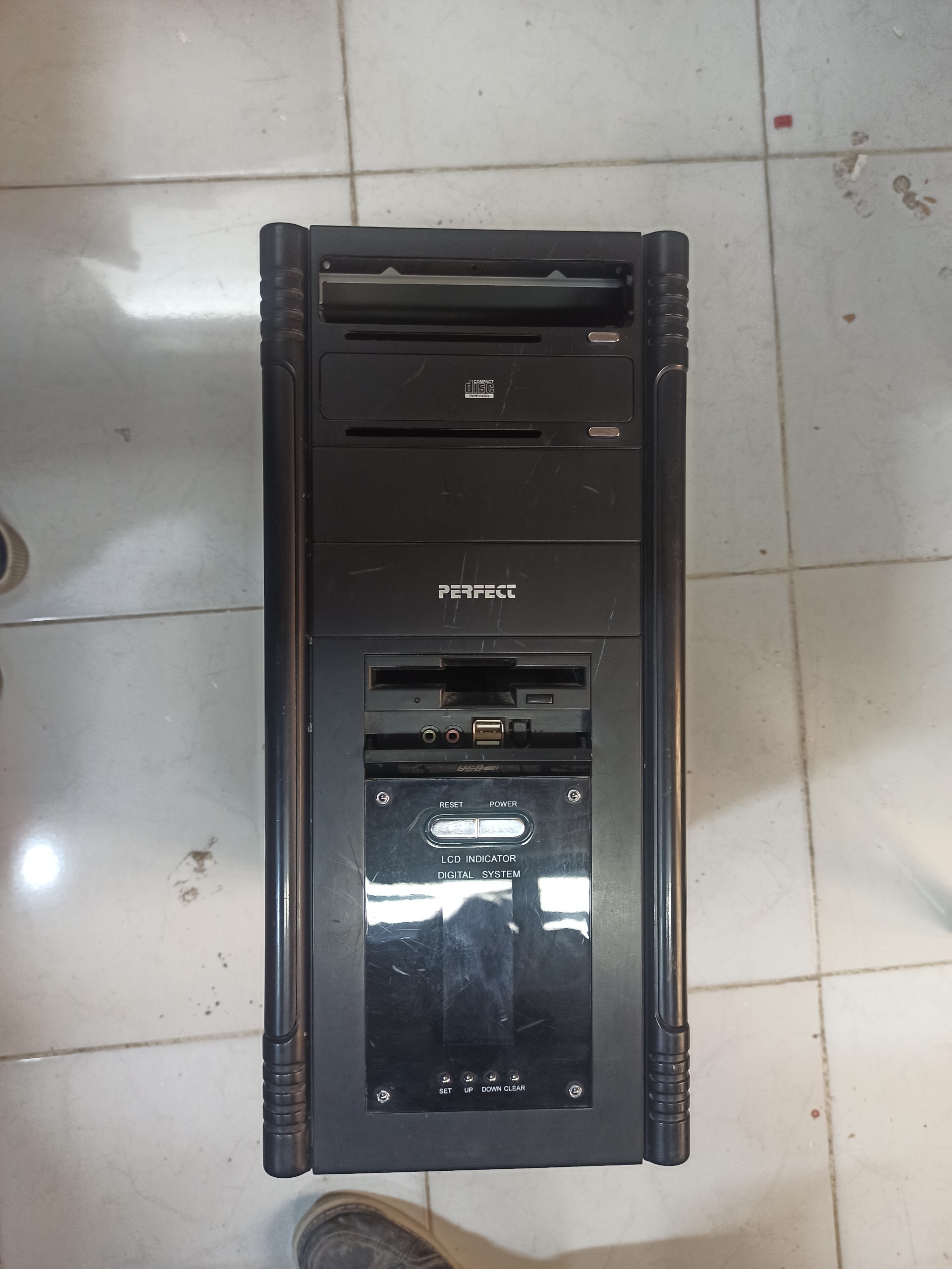 کیس بزرگ ال سی دار دماسنج دار