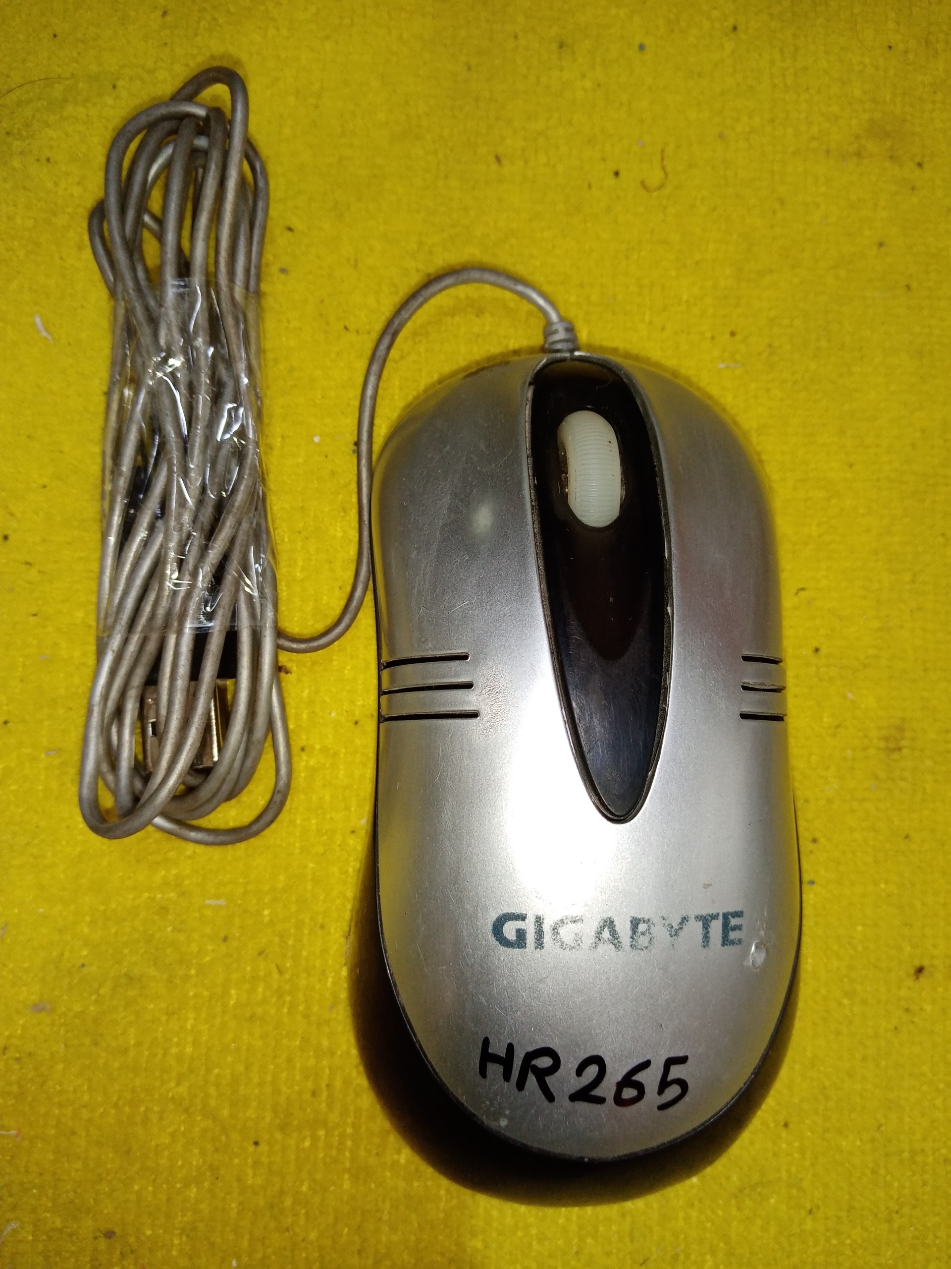 hr265 موسgigabyte مدلgm-9p
