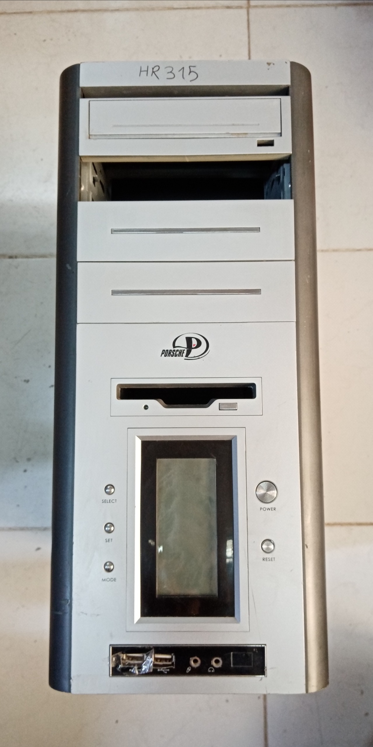 hr315 کیس خالی کامپیوتر دماسنجLCDدار porsche