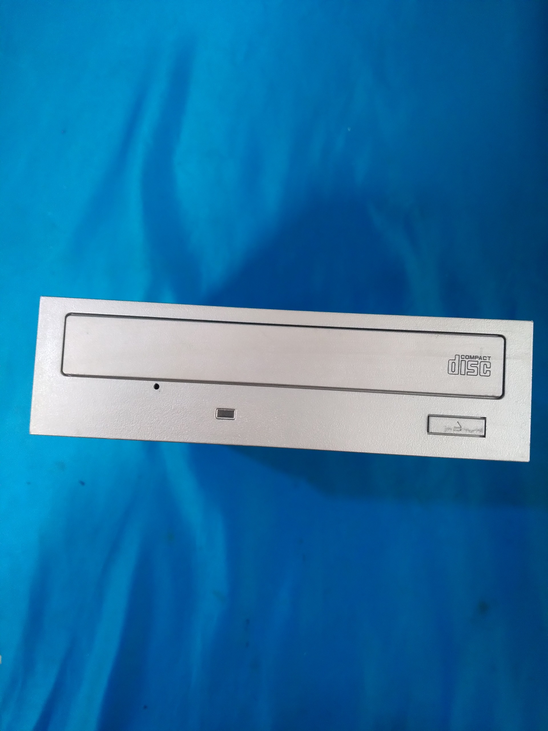TEAC CD-552GA-K-EU-S kares 3047 سی دی رام