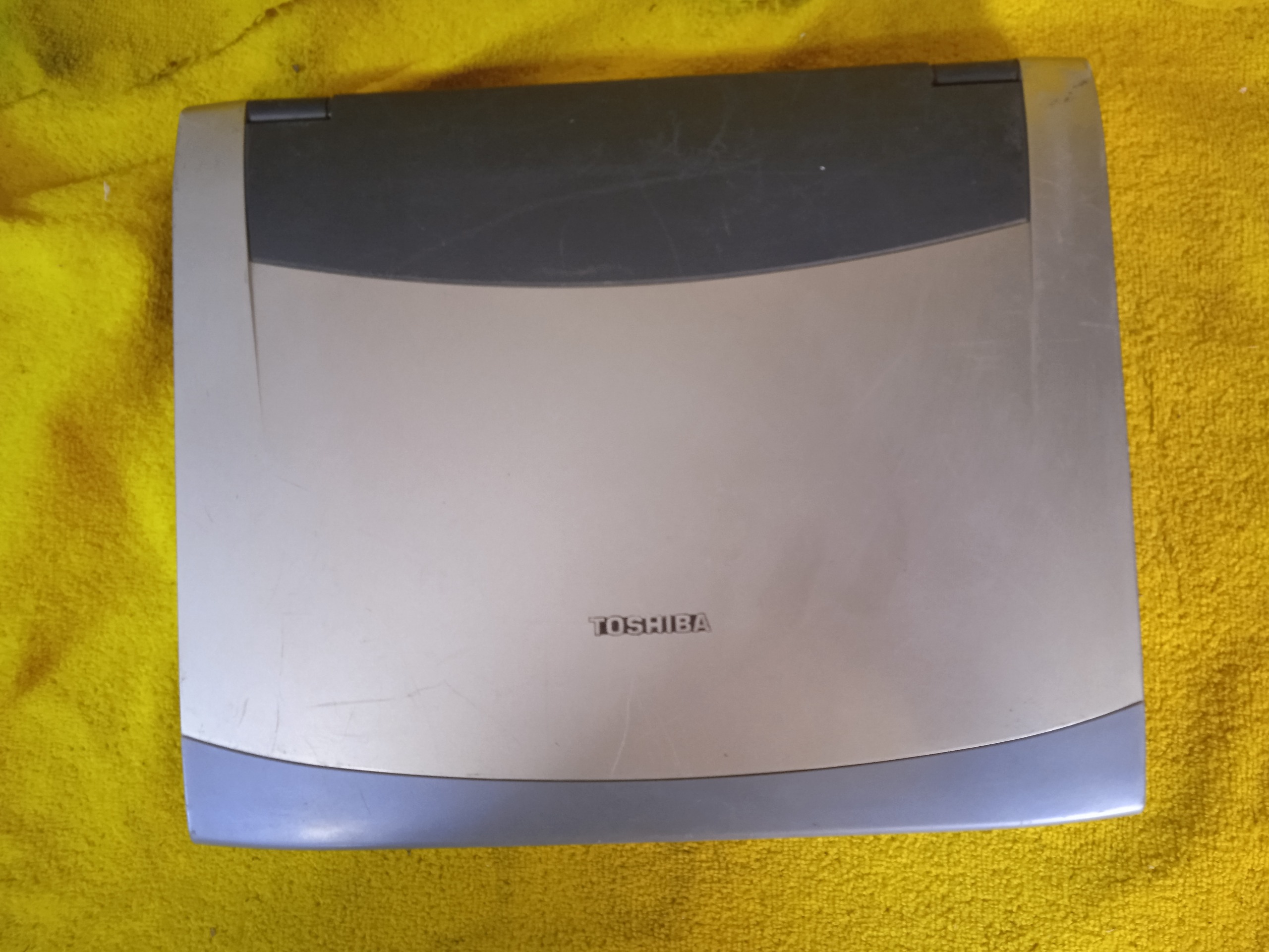 لپ تاپss48 TOSHIBA TECRA 8200