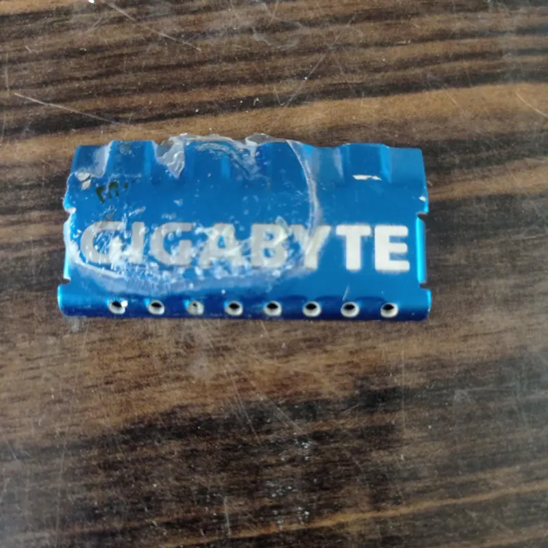 لیبل GIGABYTE