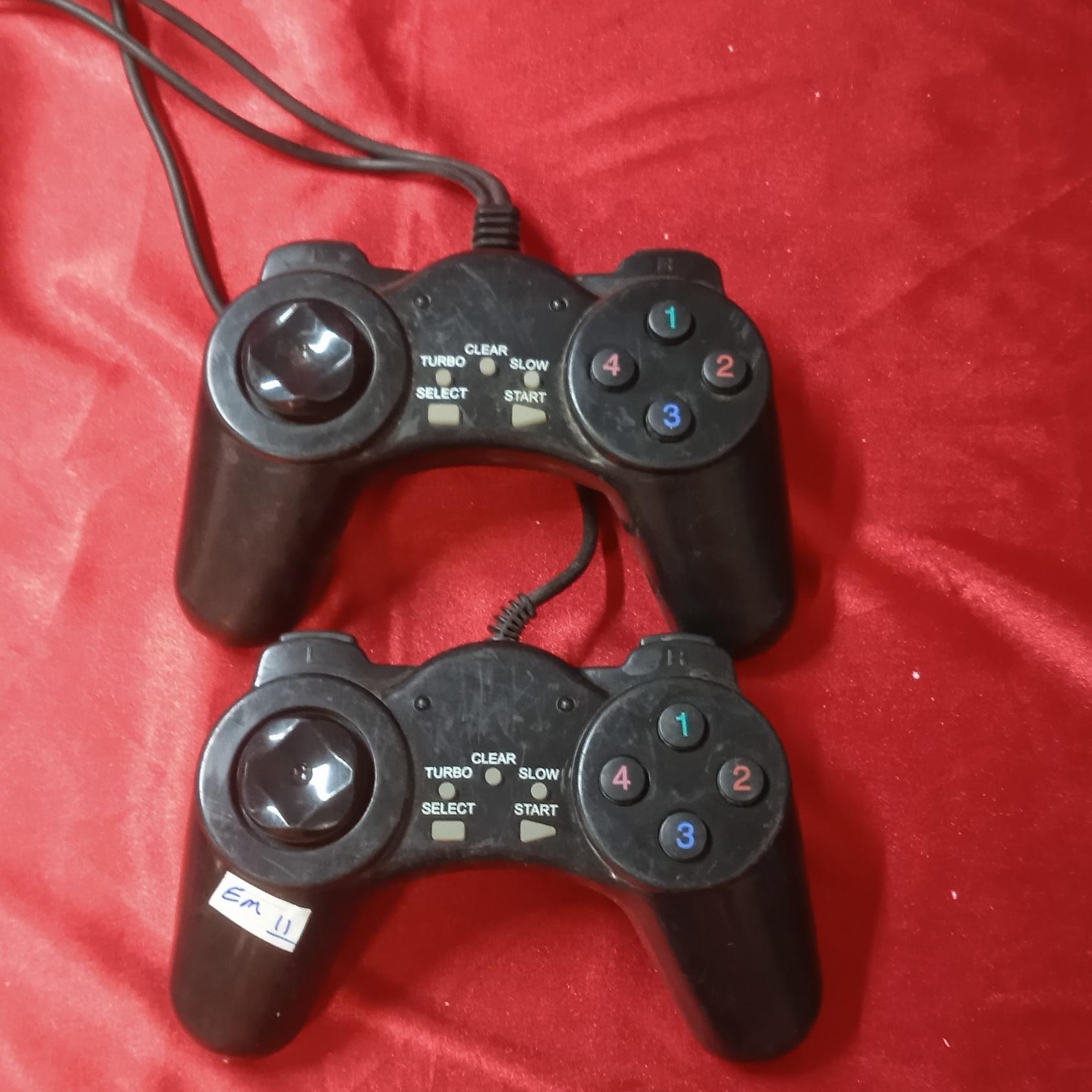 دسته ی بازی کامپیوتر