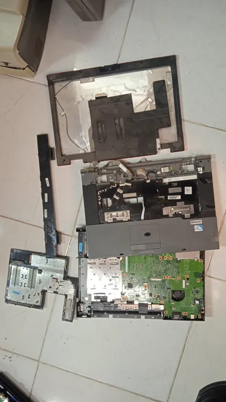 قطعات لپ تاپ فوجیتسو fujitsu esprimo v6535