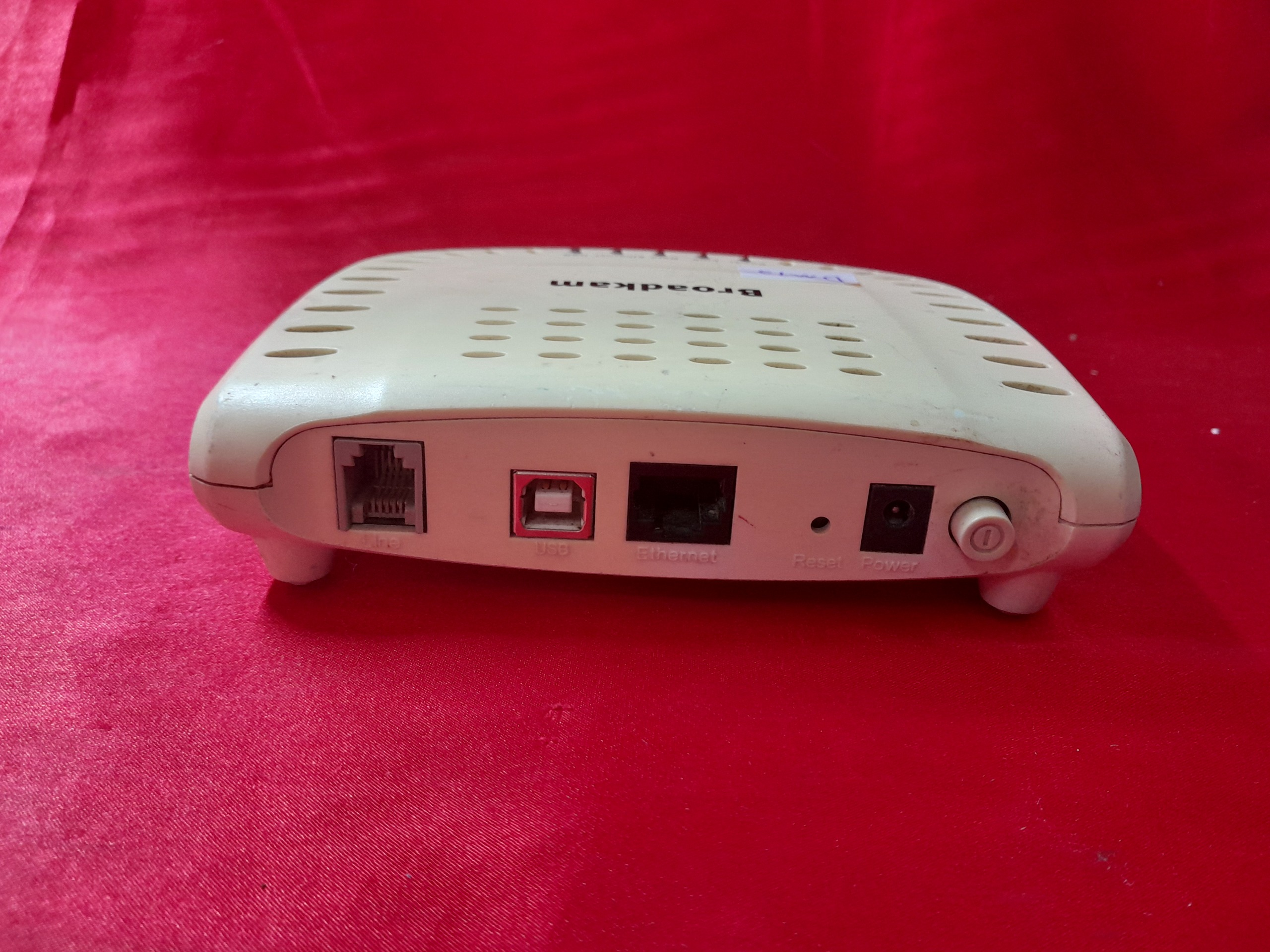 مودم broadkam  ADSL کدDM13