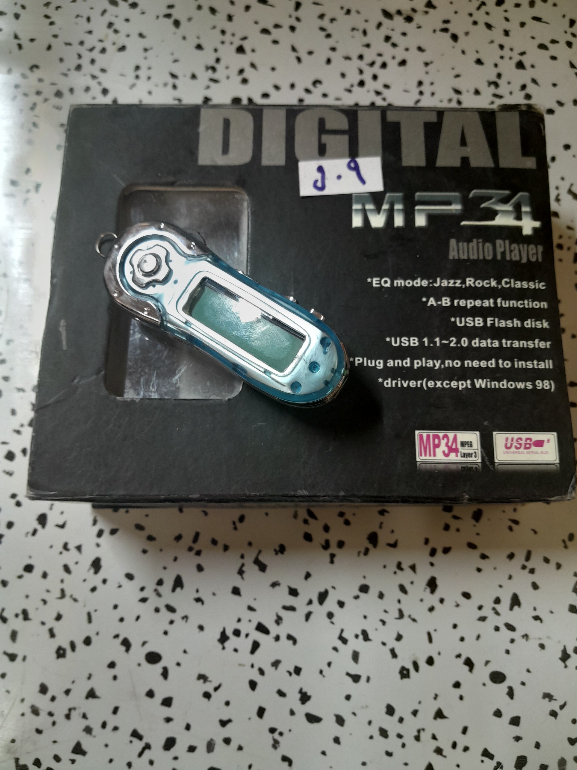 Mp3 player 512MB کدJ9
