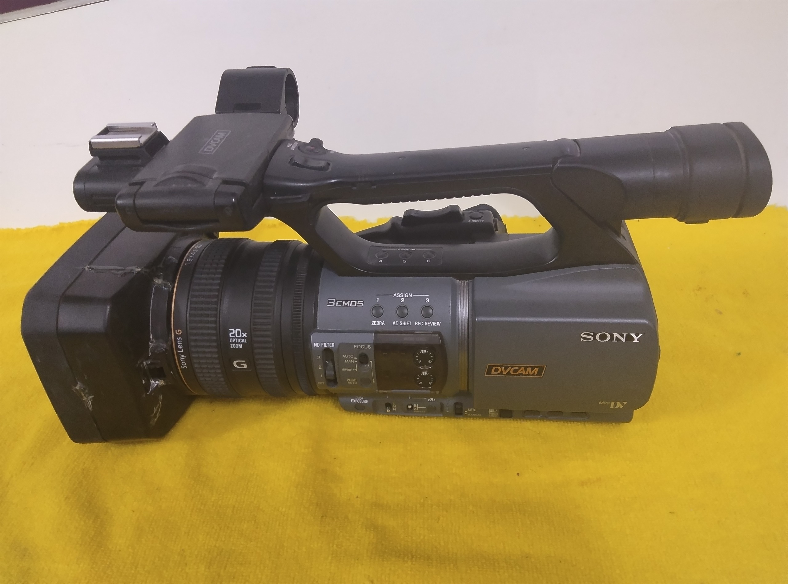 Sony dsr-pd175 دوربین فیلمبرداری حرفه ای