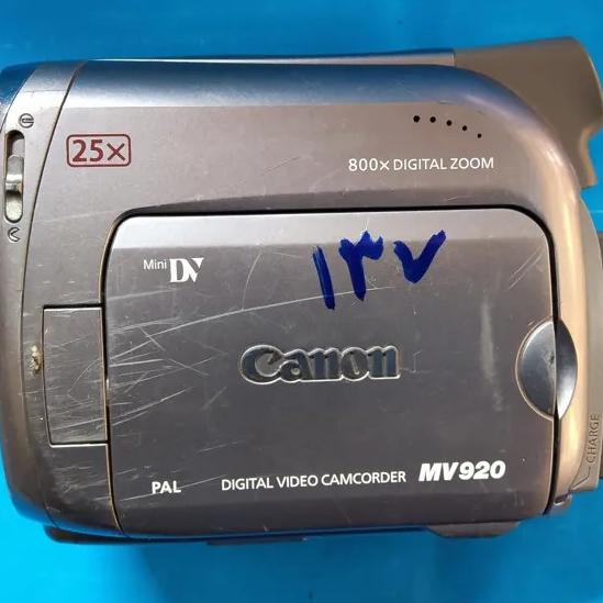 دوربین فیلمبرداری  کد 137 Canon MV920