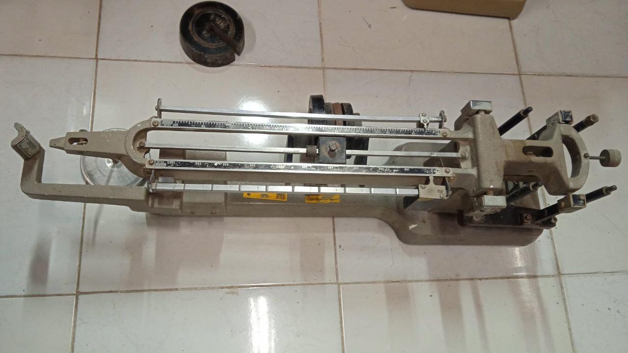 ترازو سه اهرمی OAHUS