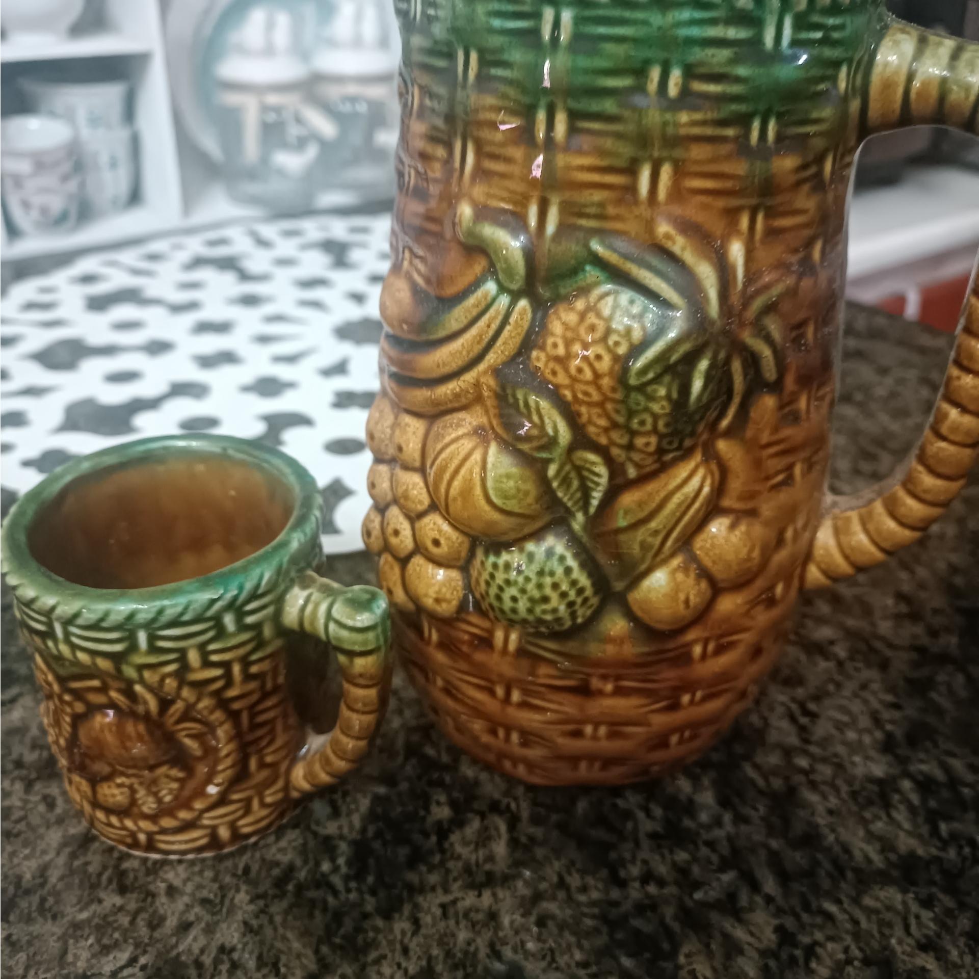 پارچ میوای برجسته