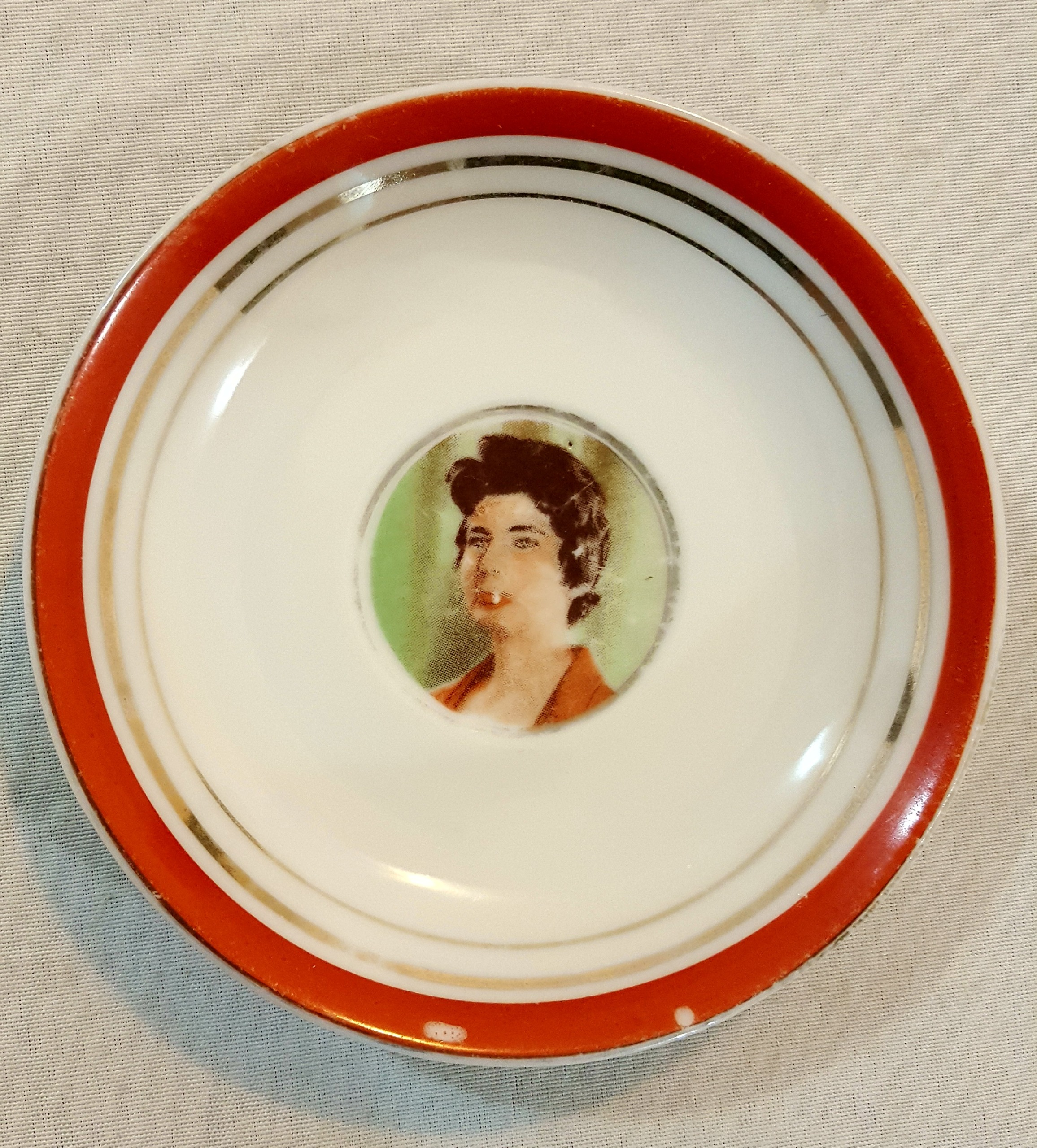 نعلبکی قدیمی ثریا اسفندیاری دهه 30