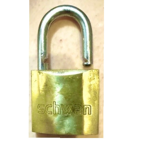 قفل برنجی قدیمی برند Schwan سنگین و با اصالت