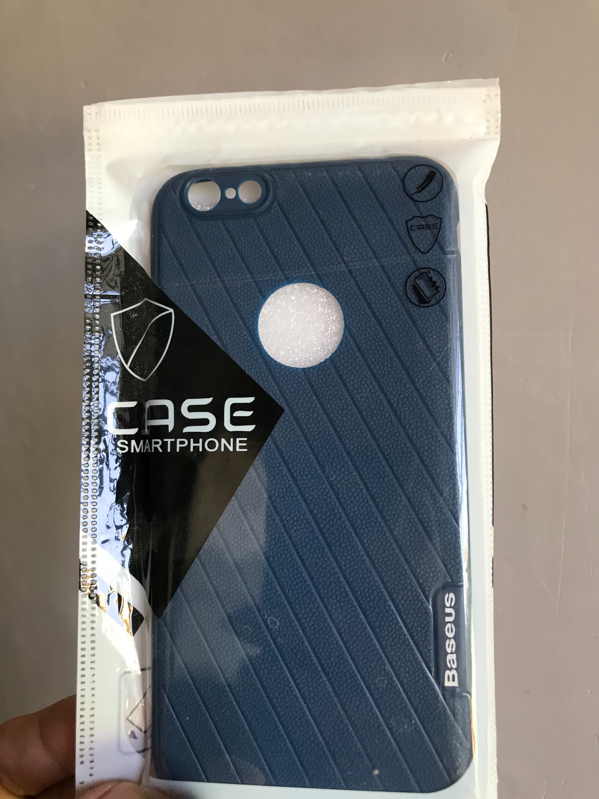 کاور آیفون 7و8 پلاس بیسوس