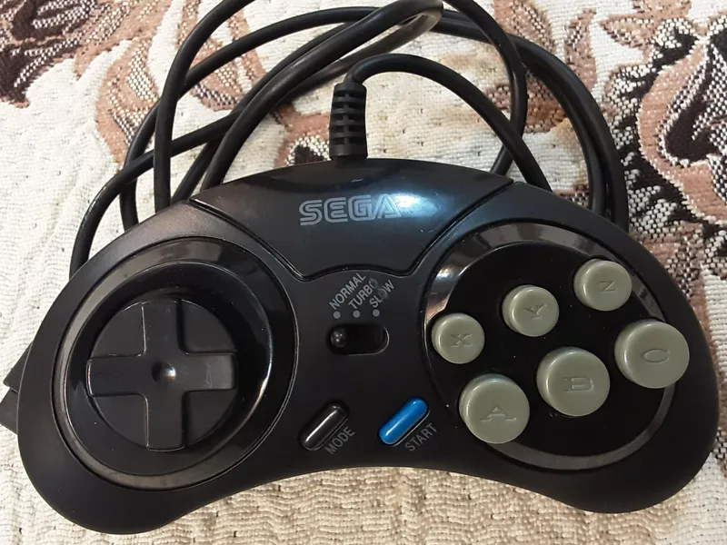 دسته 6 دکمه سگا دارای حالت توربو