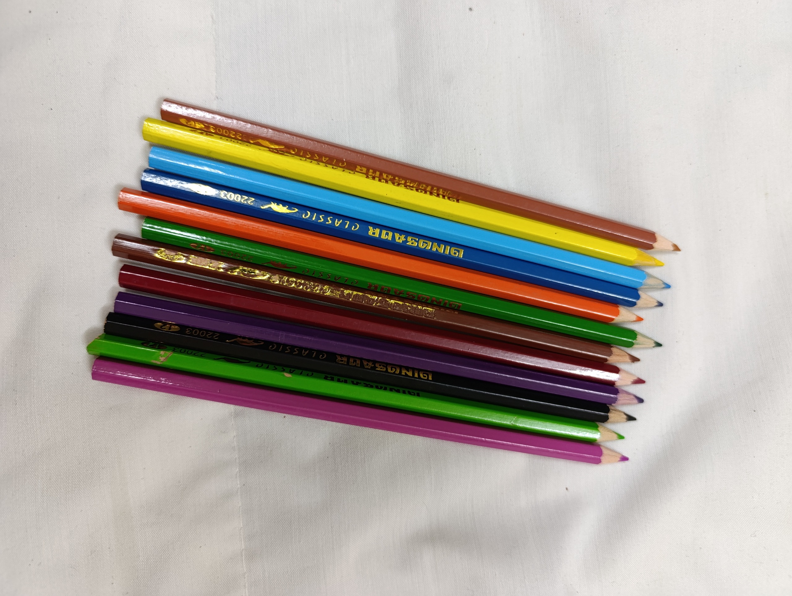 مداد رنگی12 رنگ  نو بدون جعبه