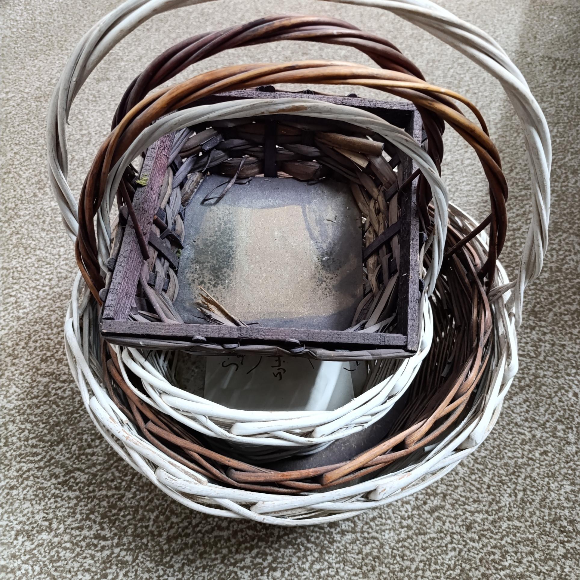 سبد گل حصیری 4 عدد (توضیحات)