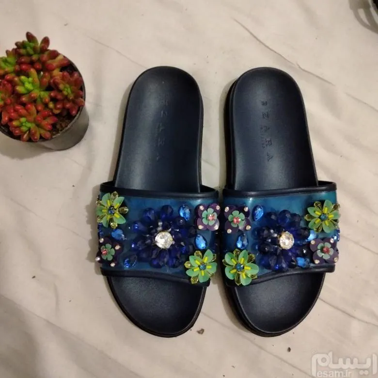 صندل zara سایز 36 قیمت نو این کار 40 دلاره