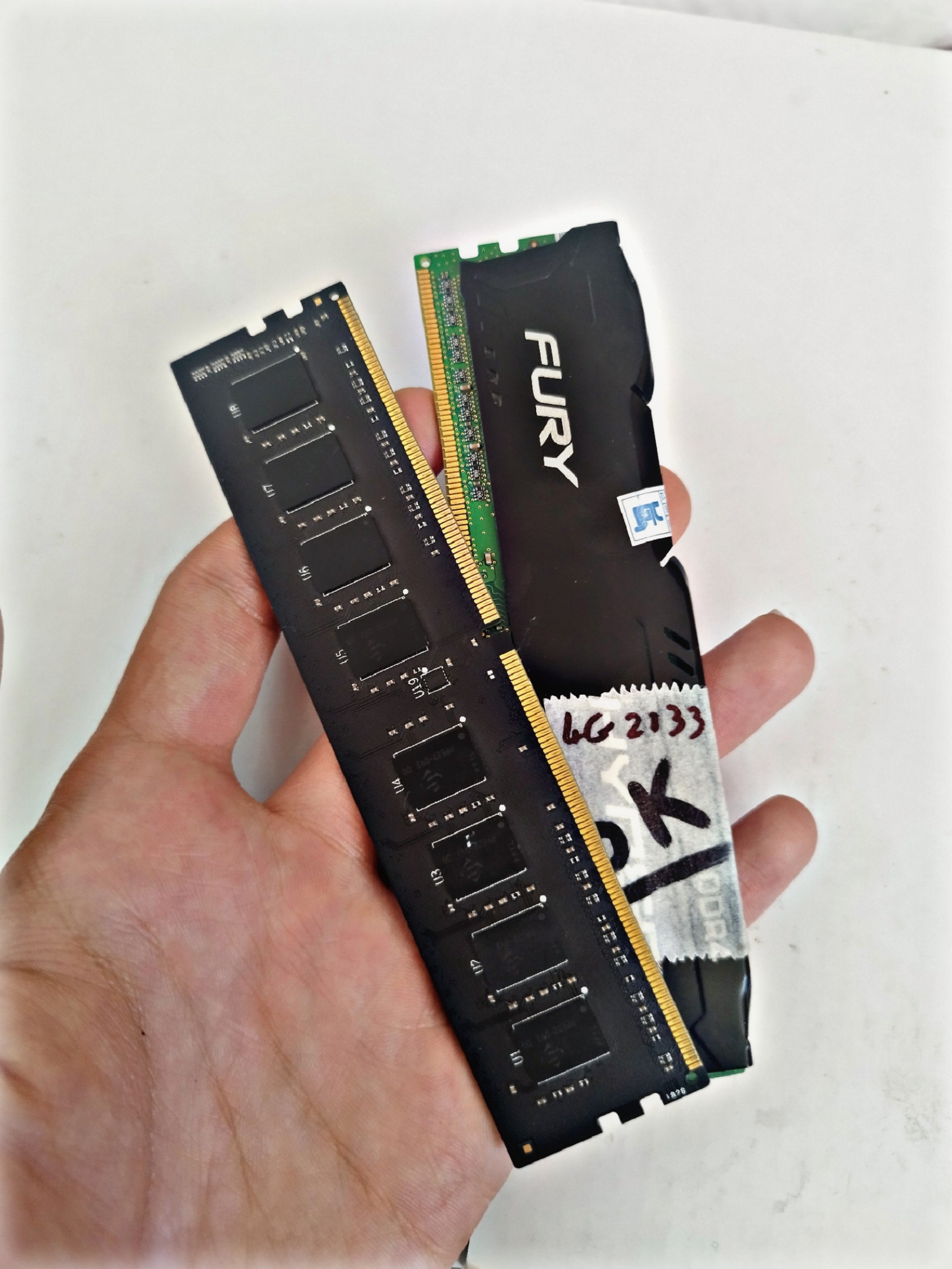 دو عدد رم 4گیگ ddr4 استوک