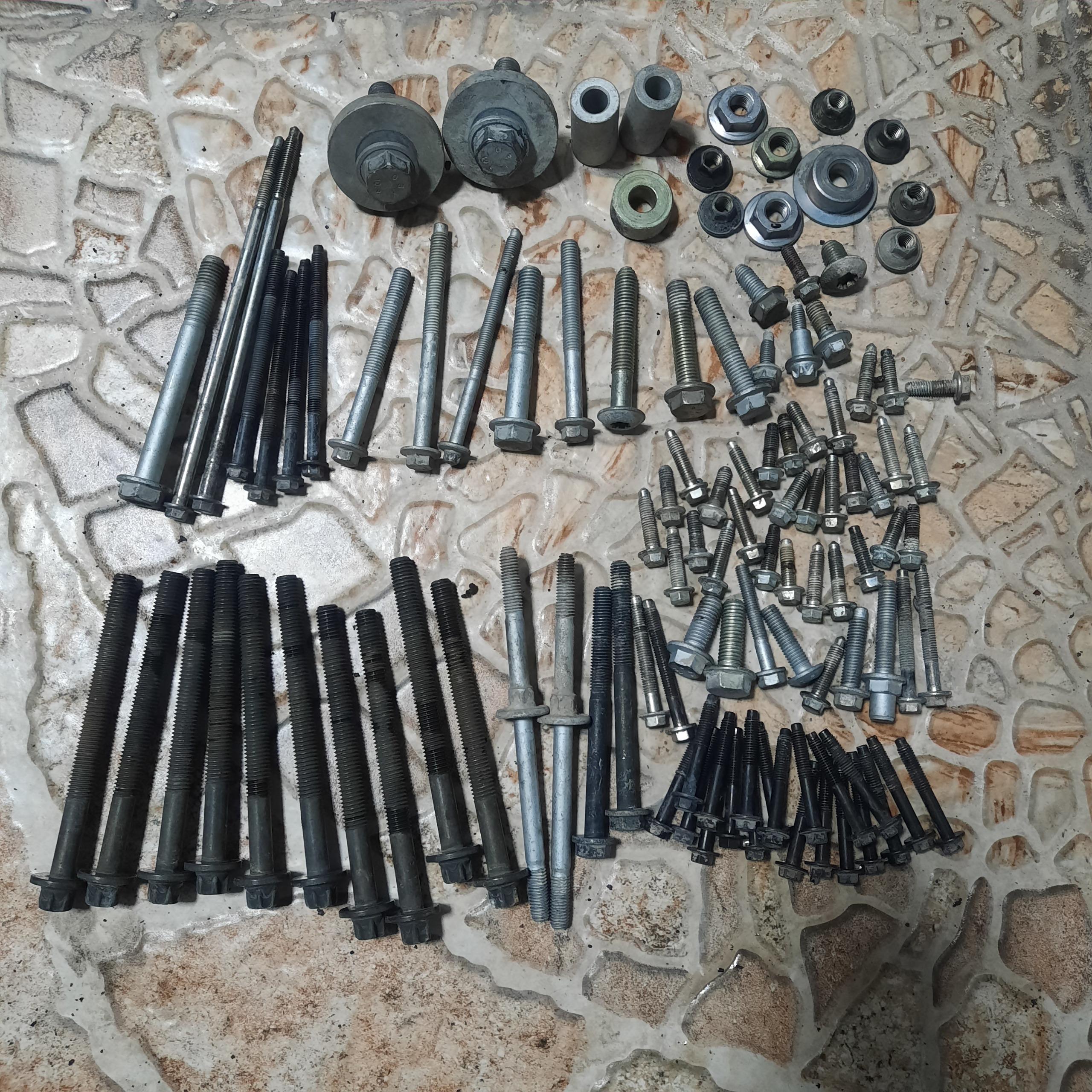 پیچ های کامل موتور ال 90