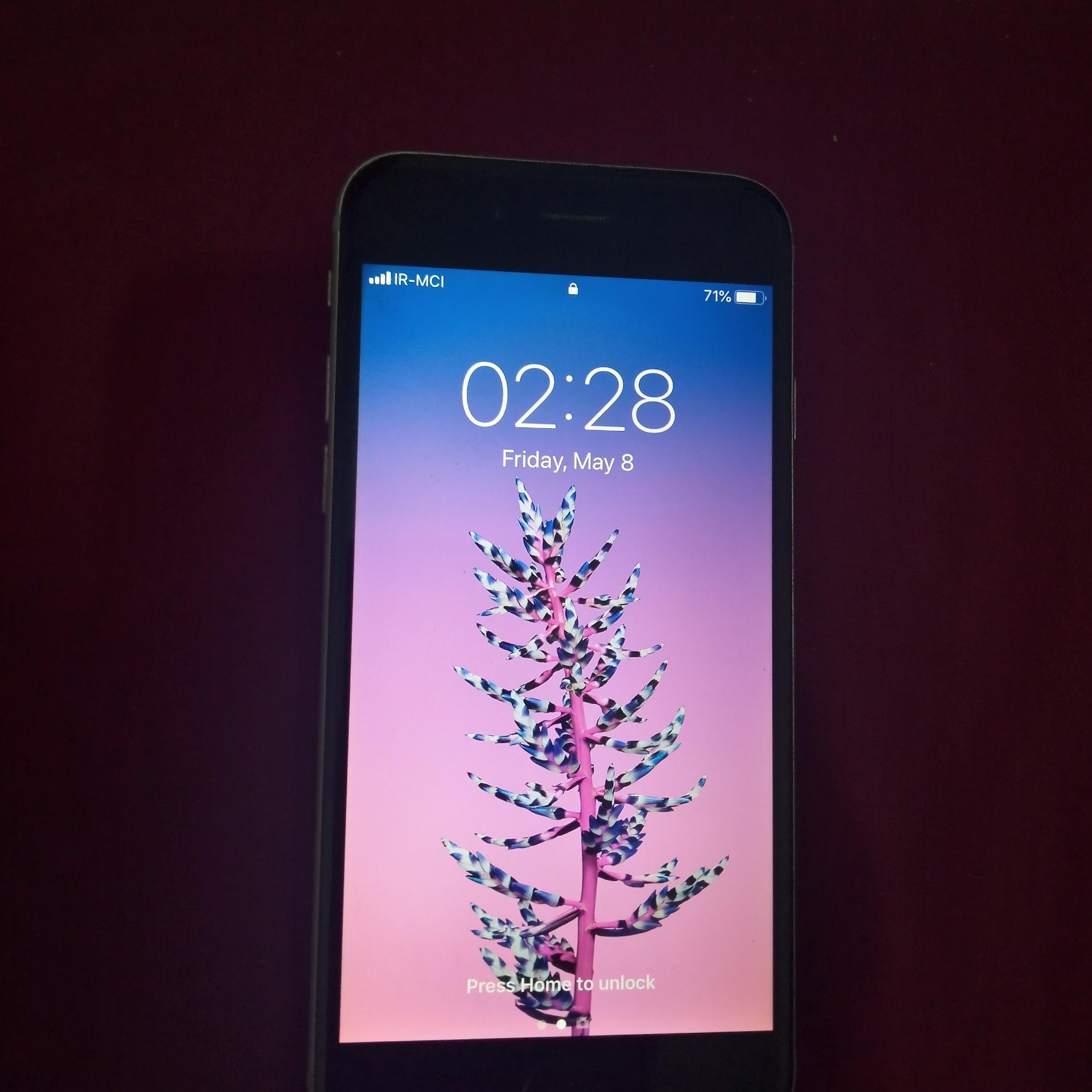 گوشی 64gig آیفون 6 LLA