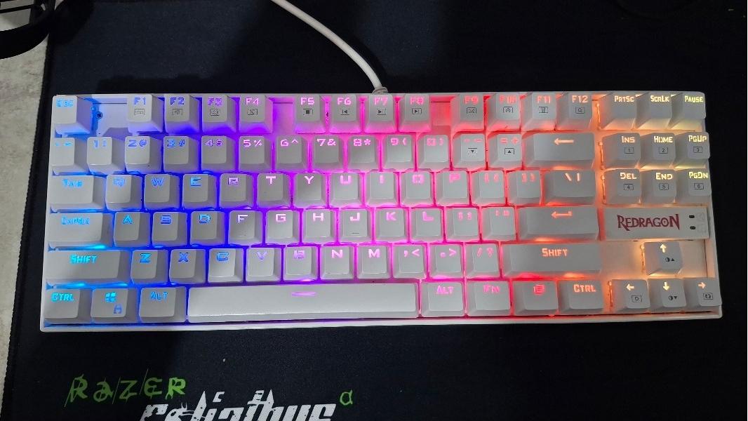 کیبورد مکانیکال RedragonK552 سفید