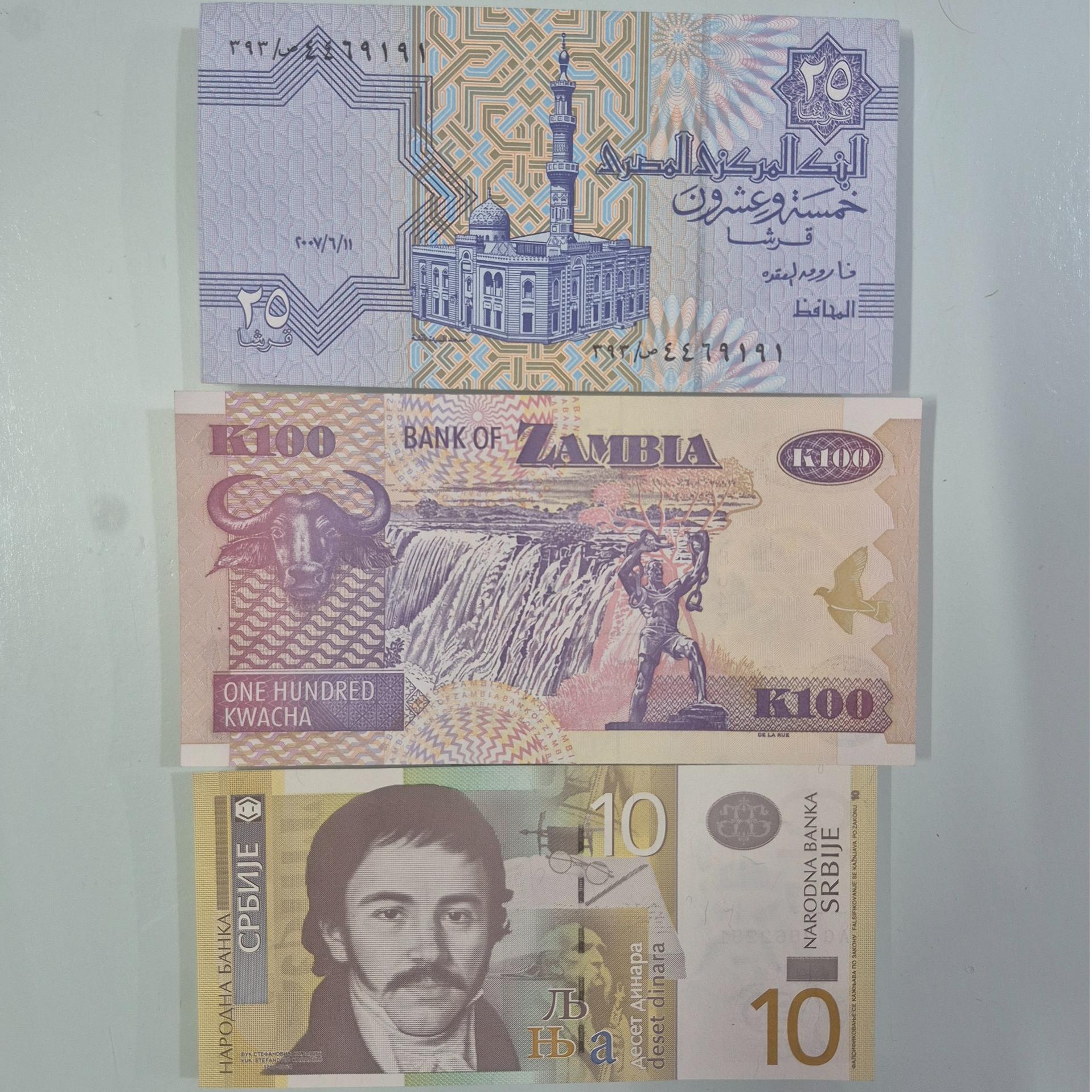 اسکناس خارجی نو و کارکرده 6 برگ