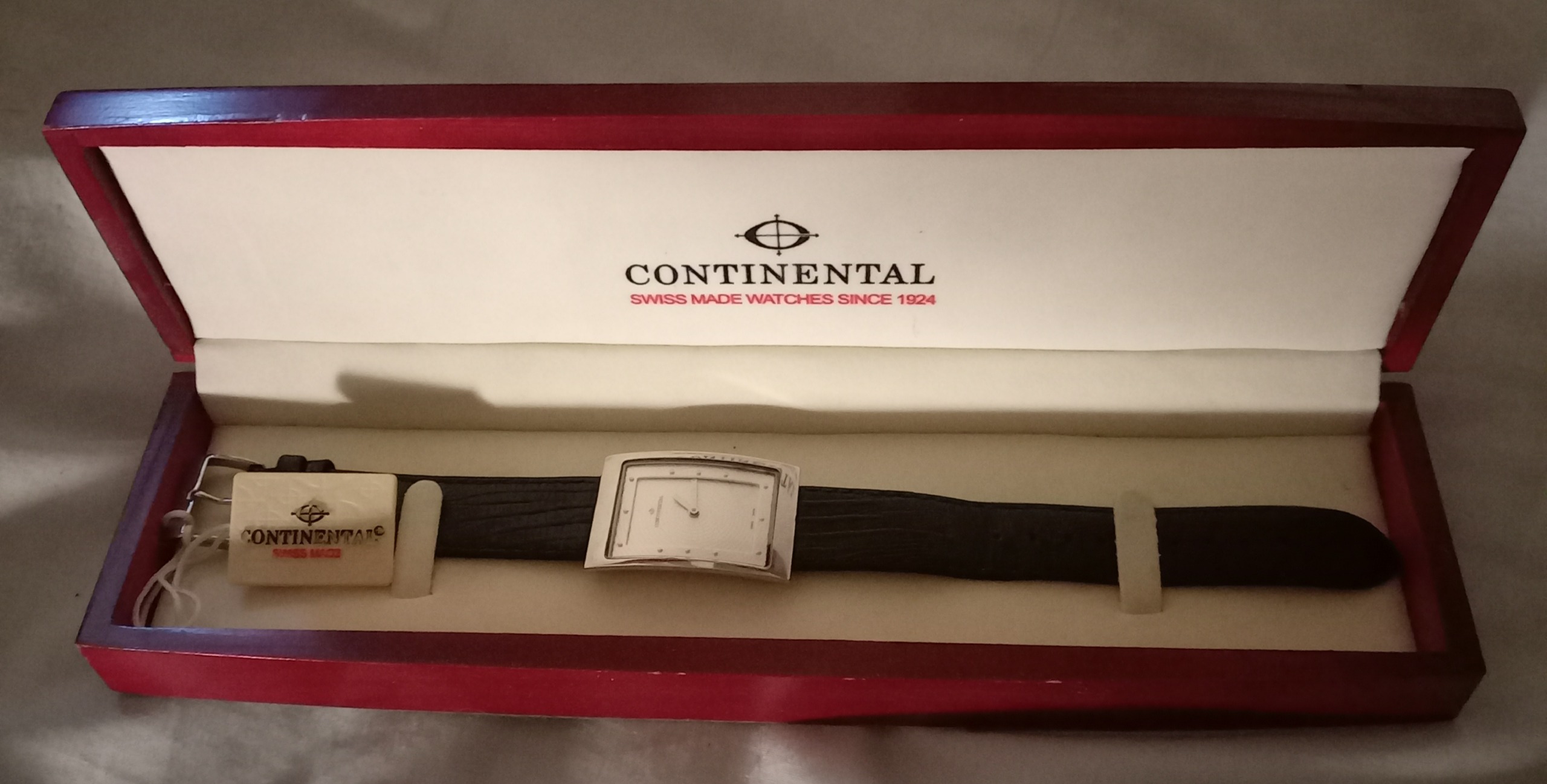 ساعت CONTINENTAL سوئیسی اصل توضیحات دارد