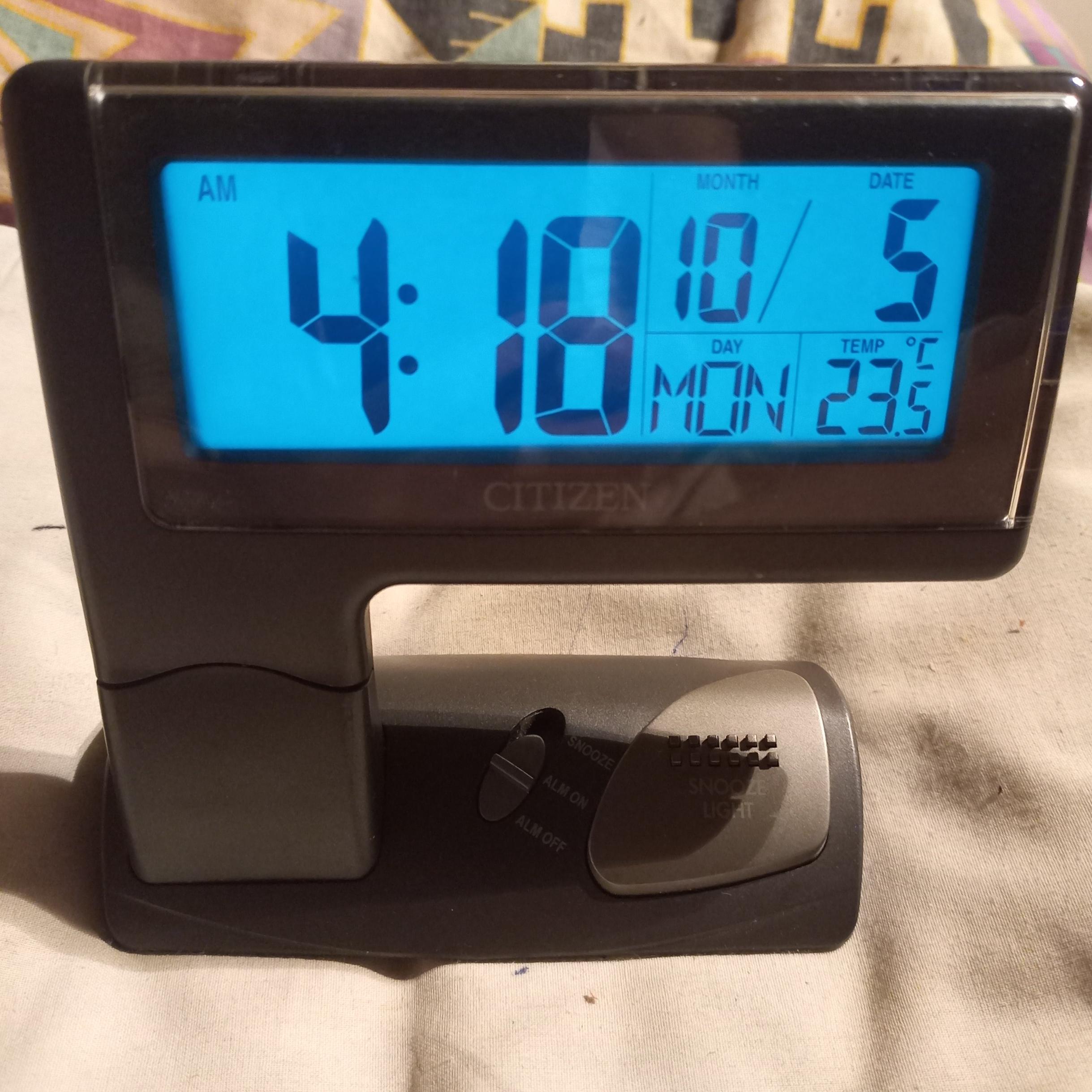 ساعت رومیزی دیجیتال CITIZEN مدل DX9115-A توضیحات
