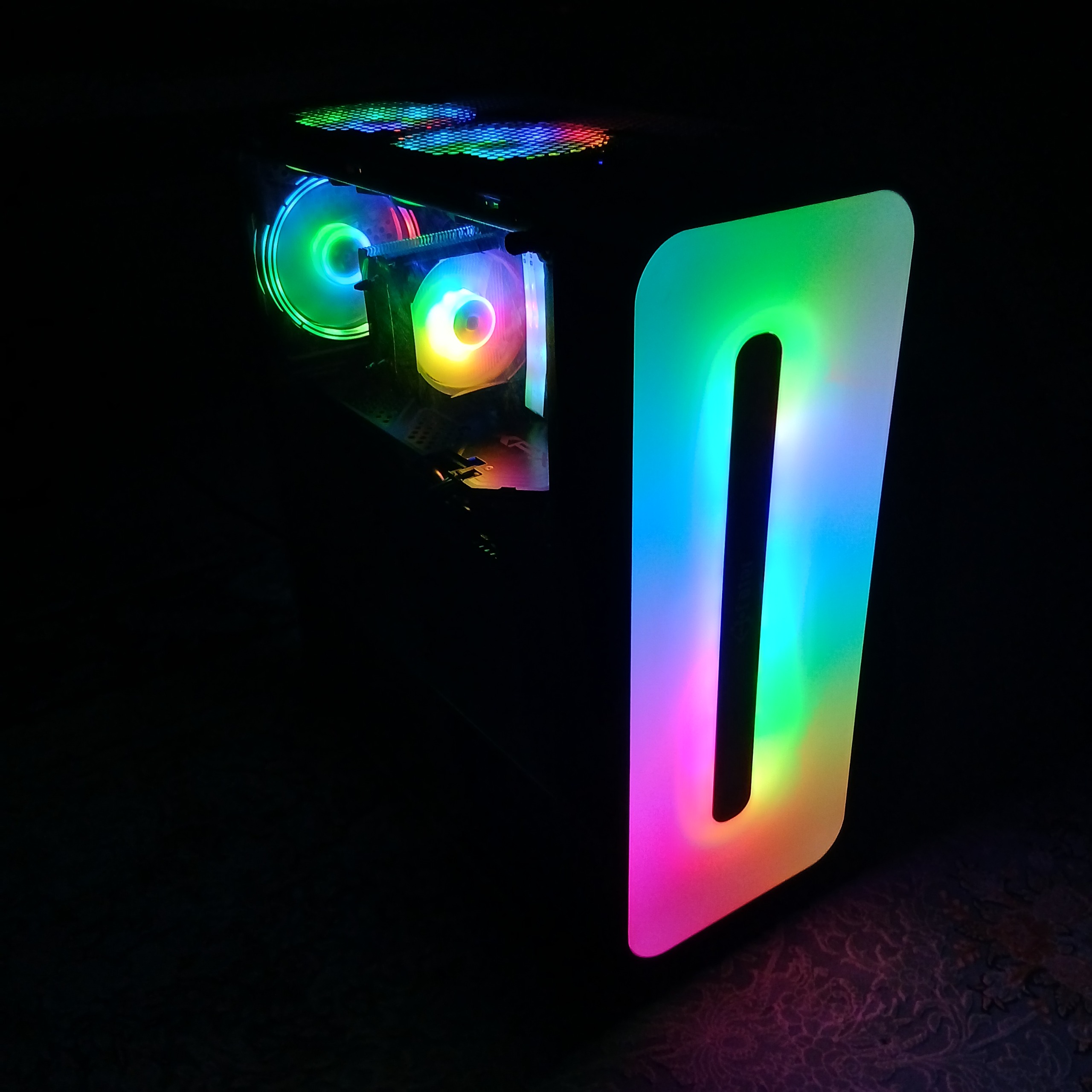 کیس تخصصی گیمینگ و مهندسی