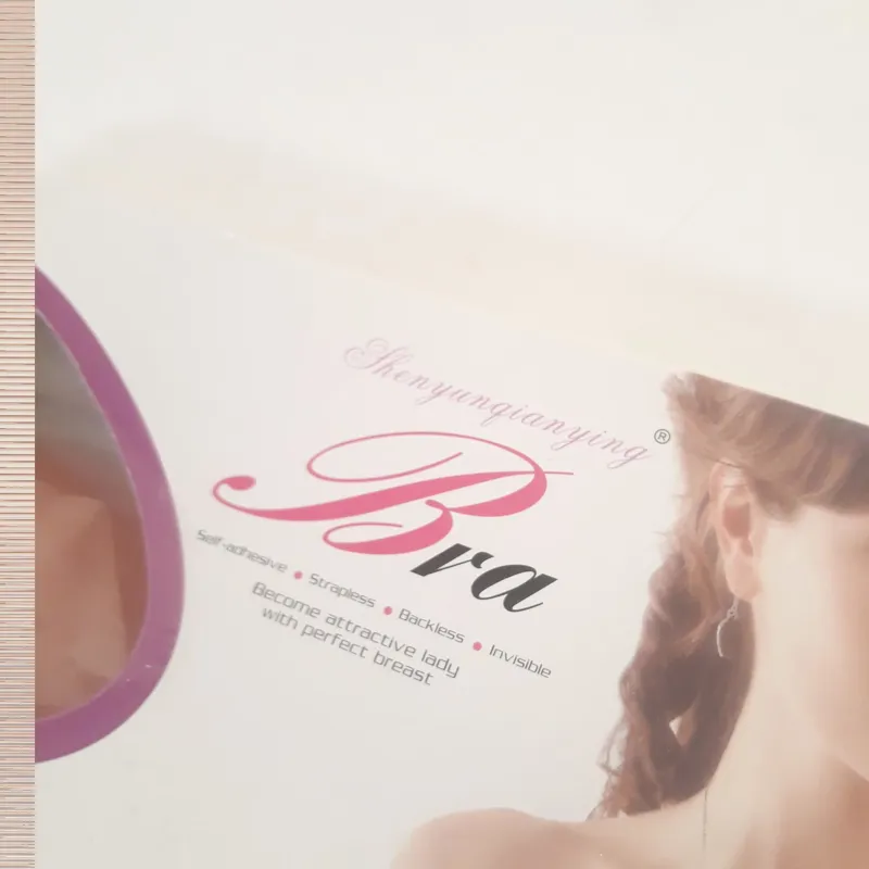 لباس زیر زنانه سیلیکونی بدون بند