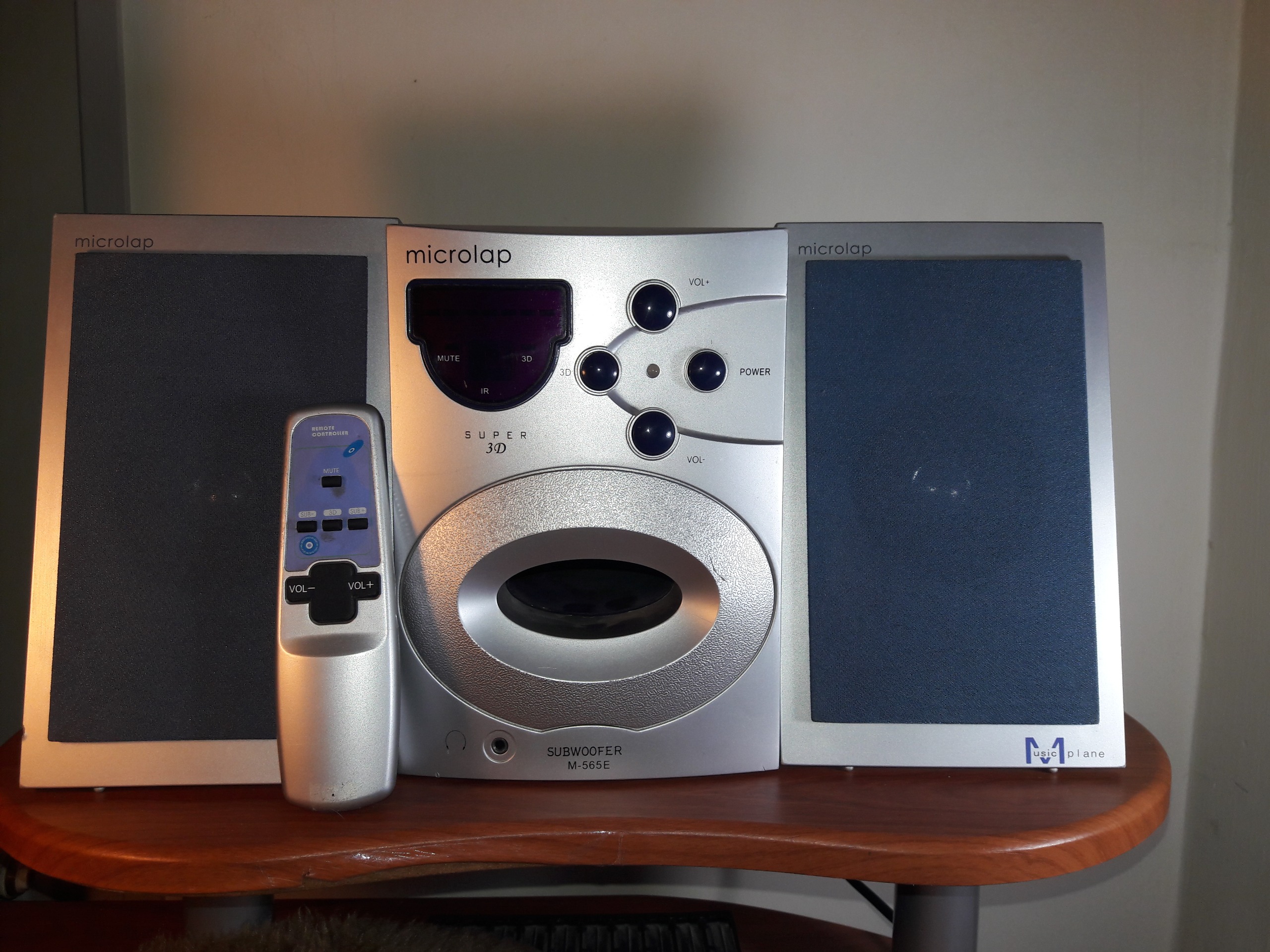 اسپیکر Microlab M-565E سالم و تمیز