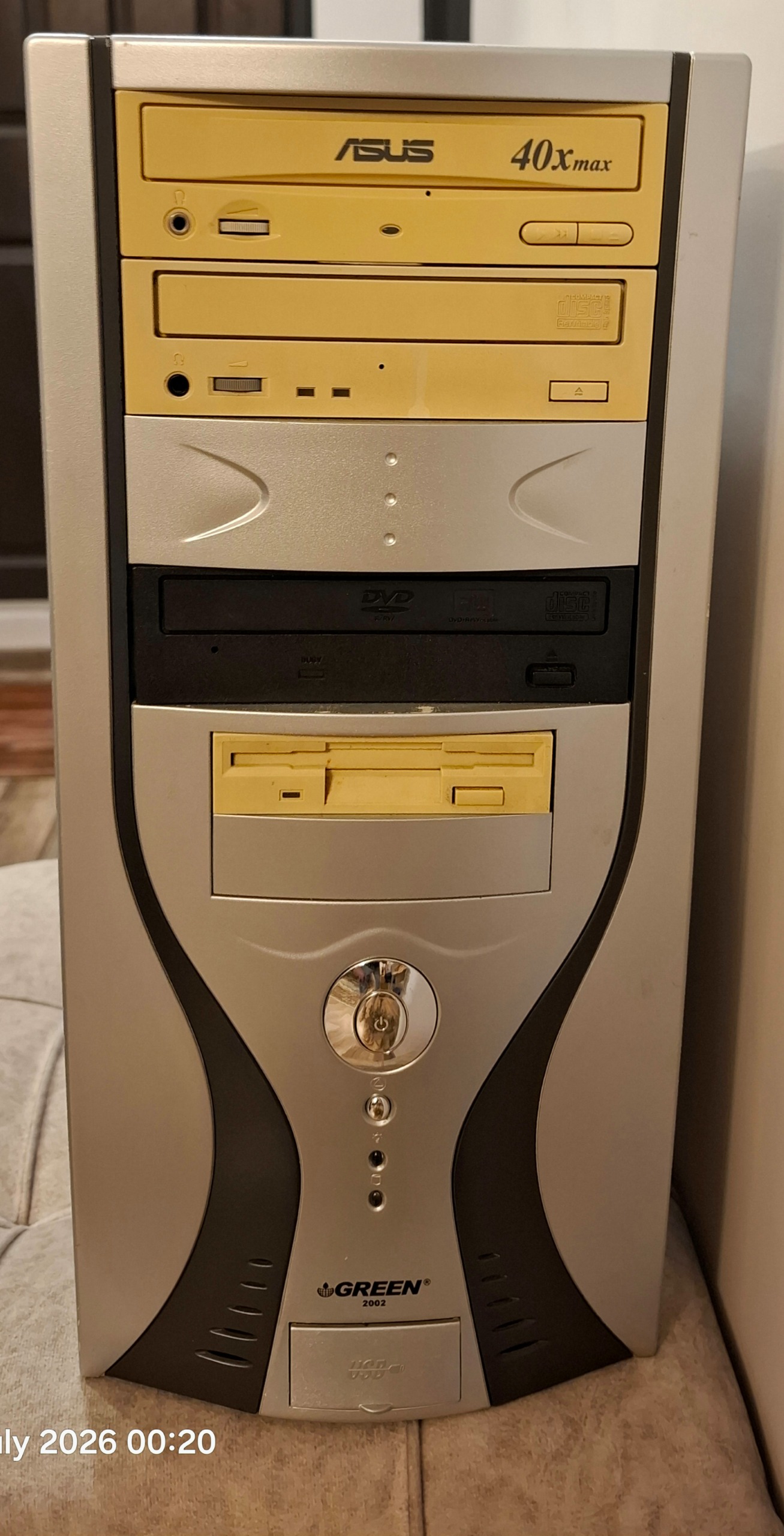کیس کامپیوتر کامل MSI تمیز و سالم بدون پاور و هارد