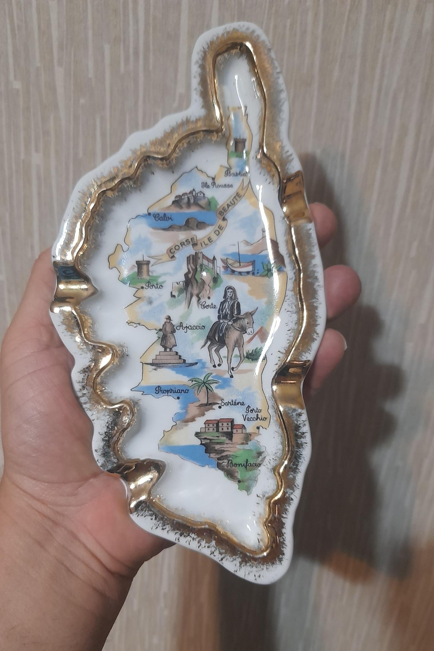 زیرسیگاری یادبود و نایاب و کلکسیونی فرانسوی