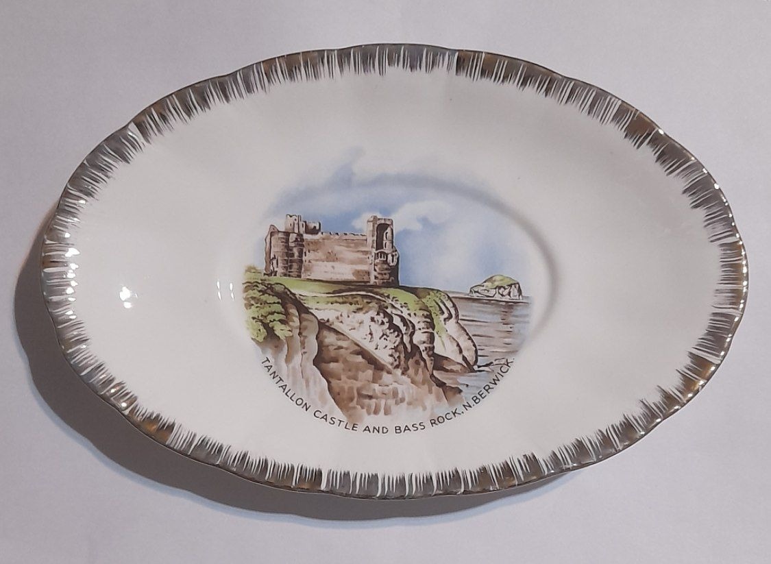 بشقاب چینی یادبود قلعه قدیمی انگلیسی