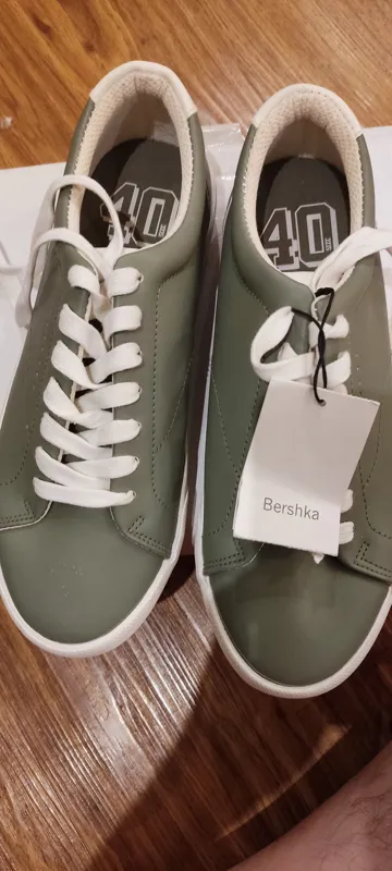 کفش اسپرت و راحتی زنانهbershka