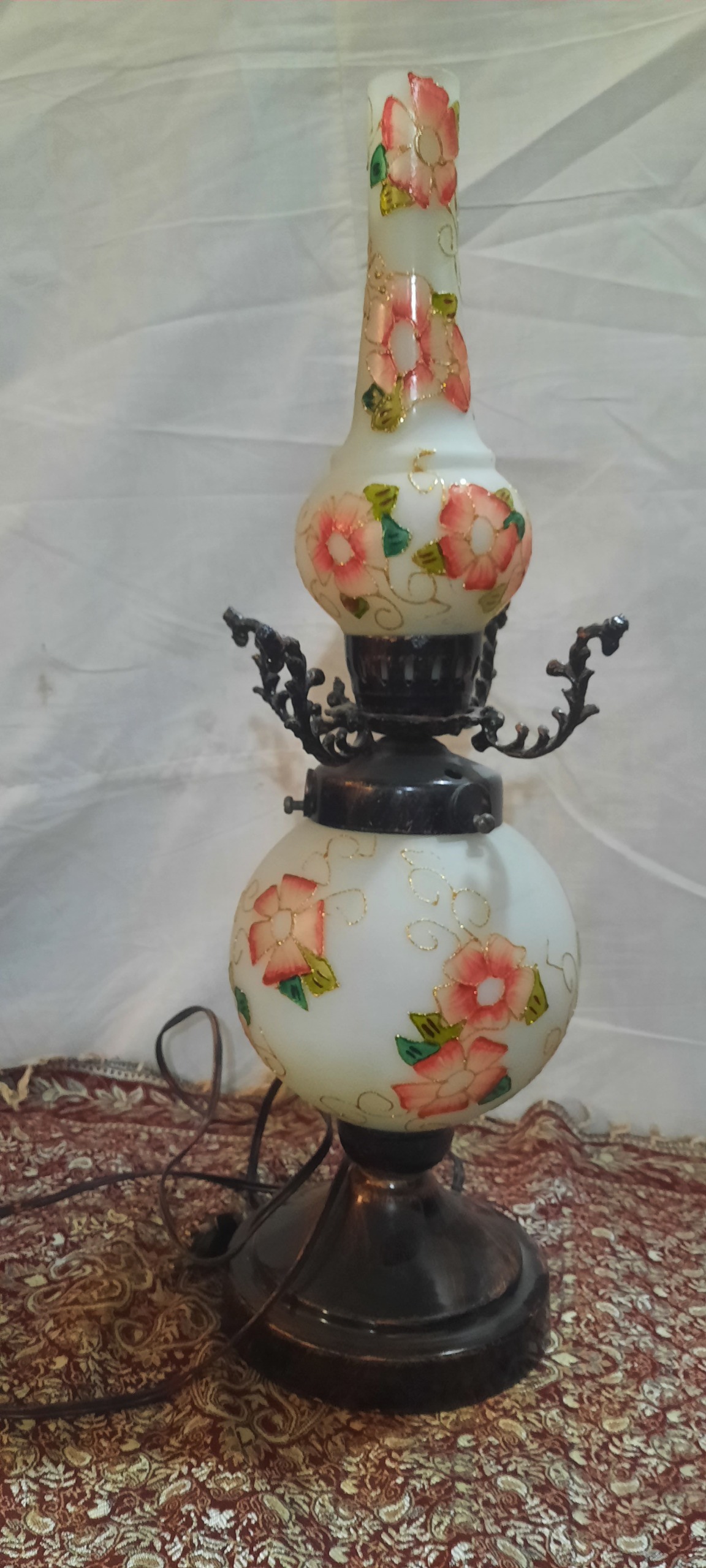 چراغ رومیزی قدیمی برقی