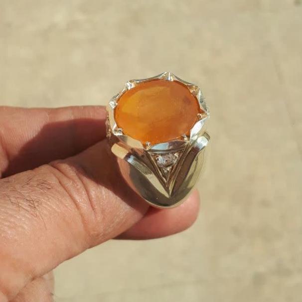 انگشتر یاقوت زرد درشت