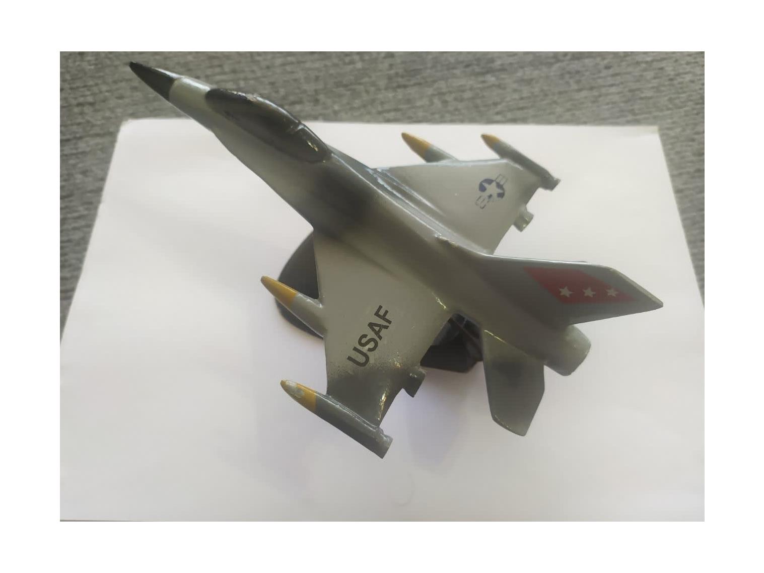 ماکت هواپیما F16